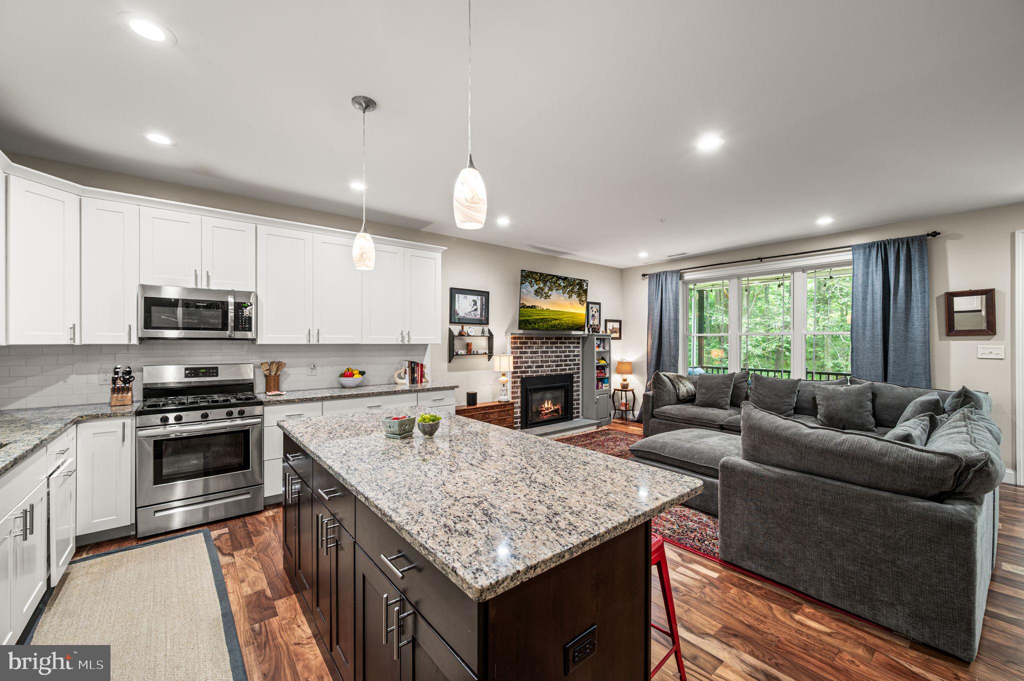 FOX KNOLL - Residential