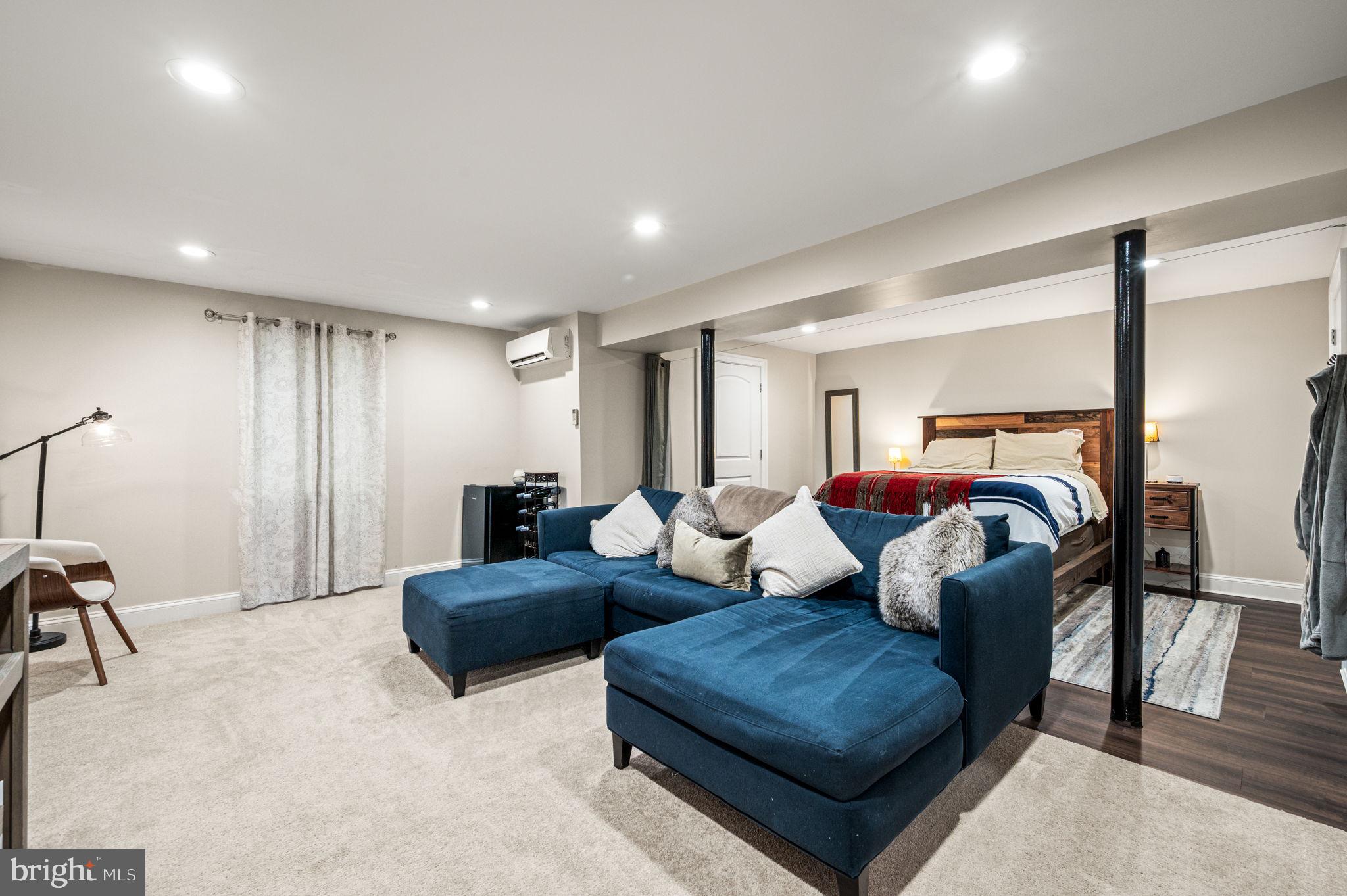 FOX KNOLL - Residential