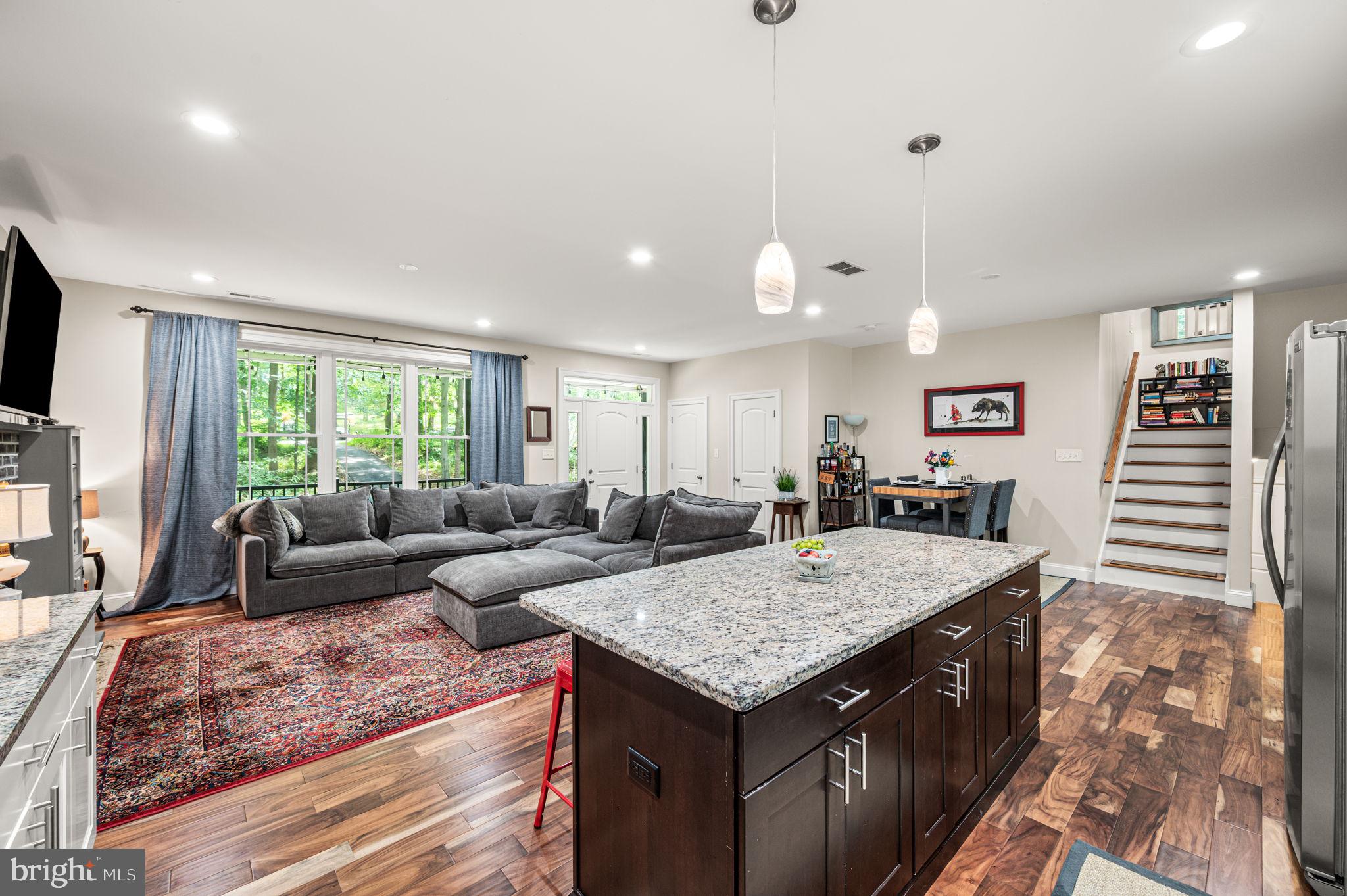 FOX KNOLL - Residential