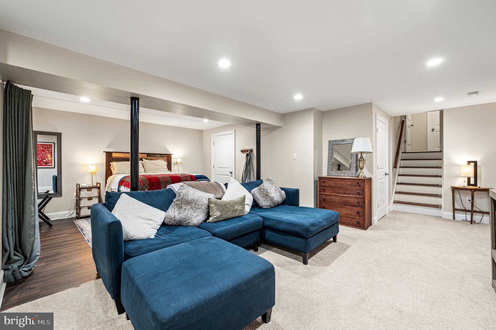 FOX KNOLL - Residential