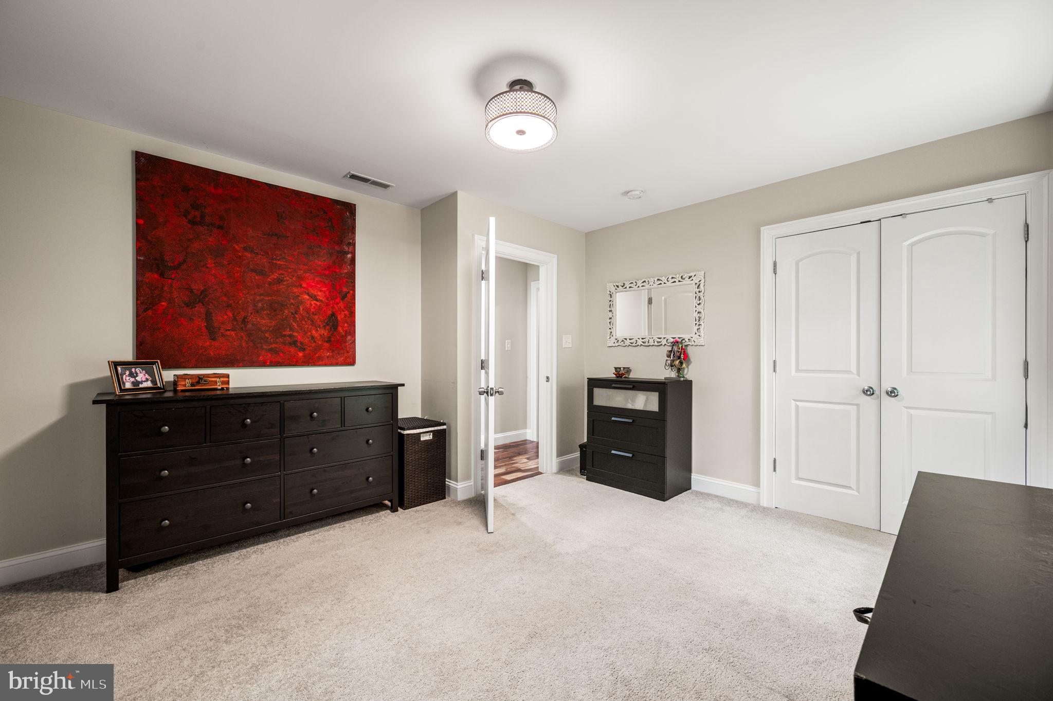 FOX KNOLL - Residential