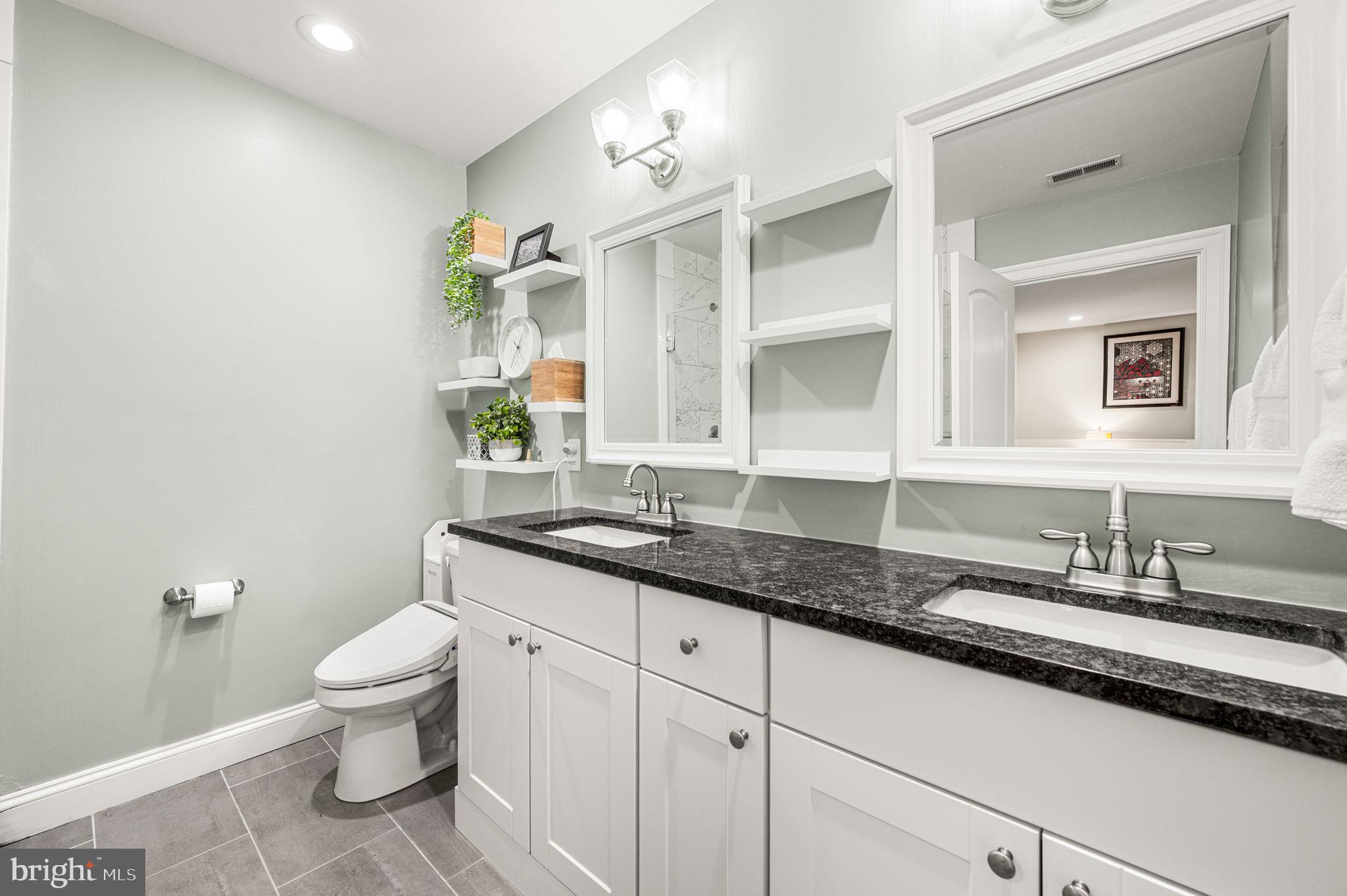 FOX KNOLL - Residential