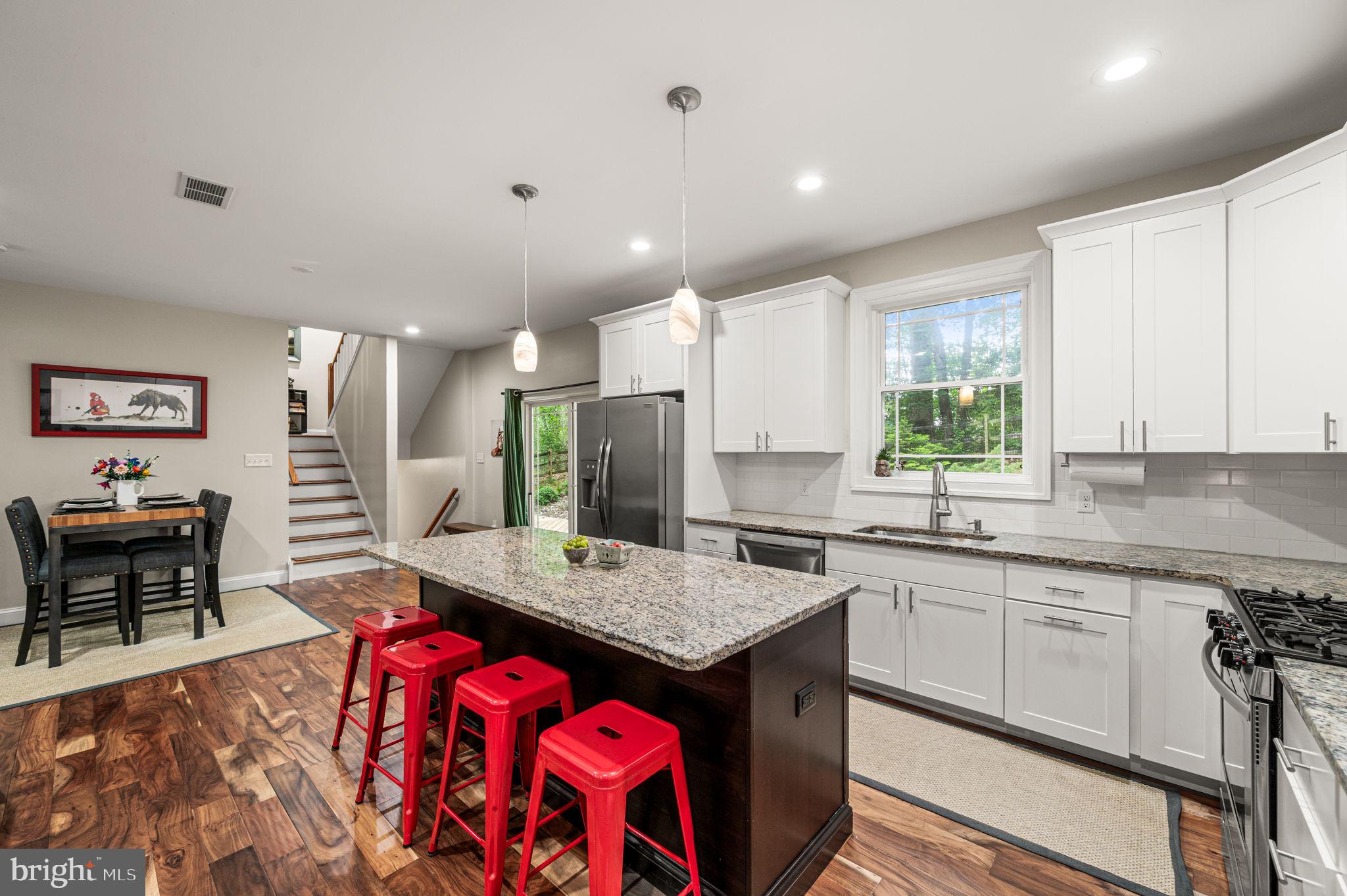 FOX KNOLL - Residential