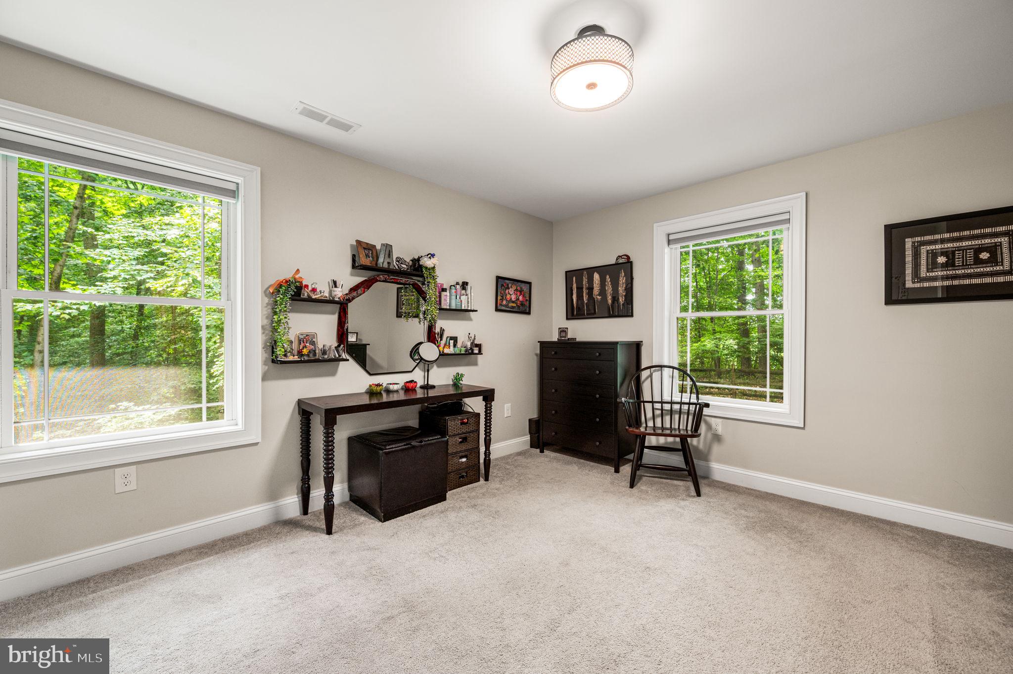 FOX KNOLL - Residential