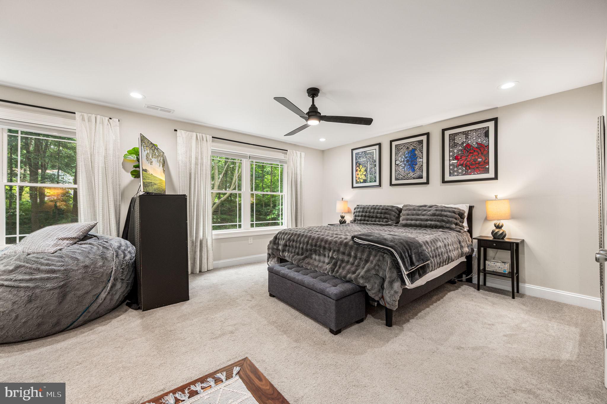 FOX KNOLL - Residential