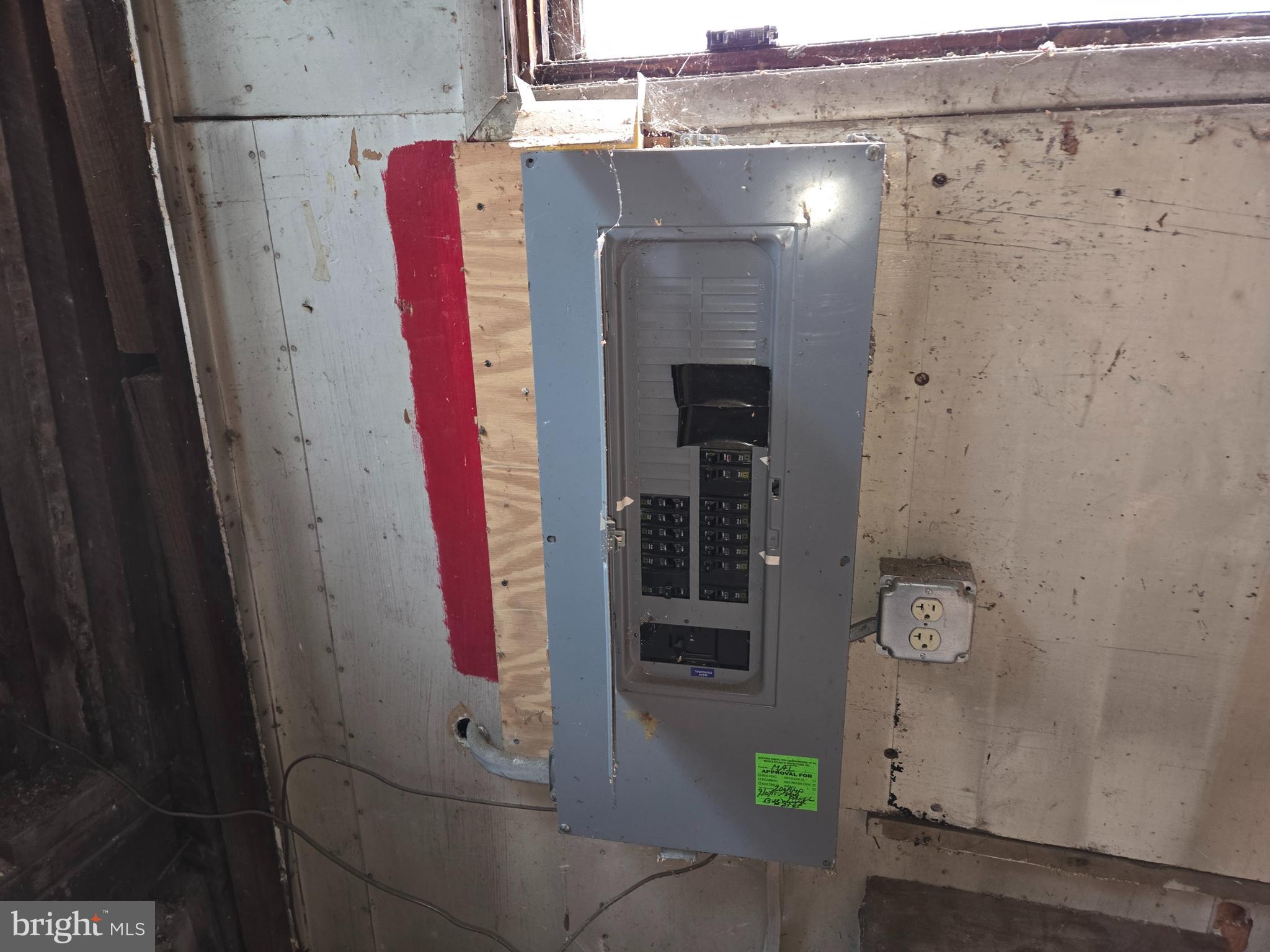 PINE GROVE - Commercial Sale