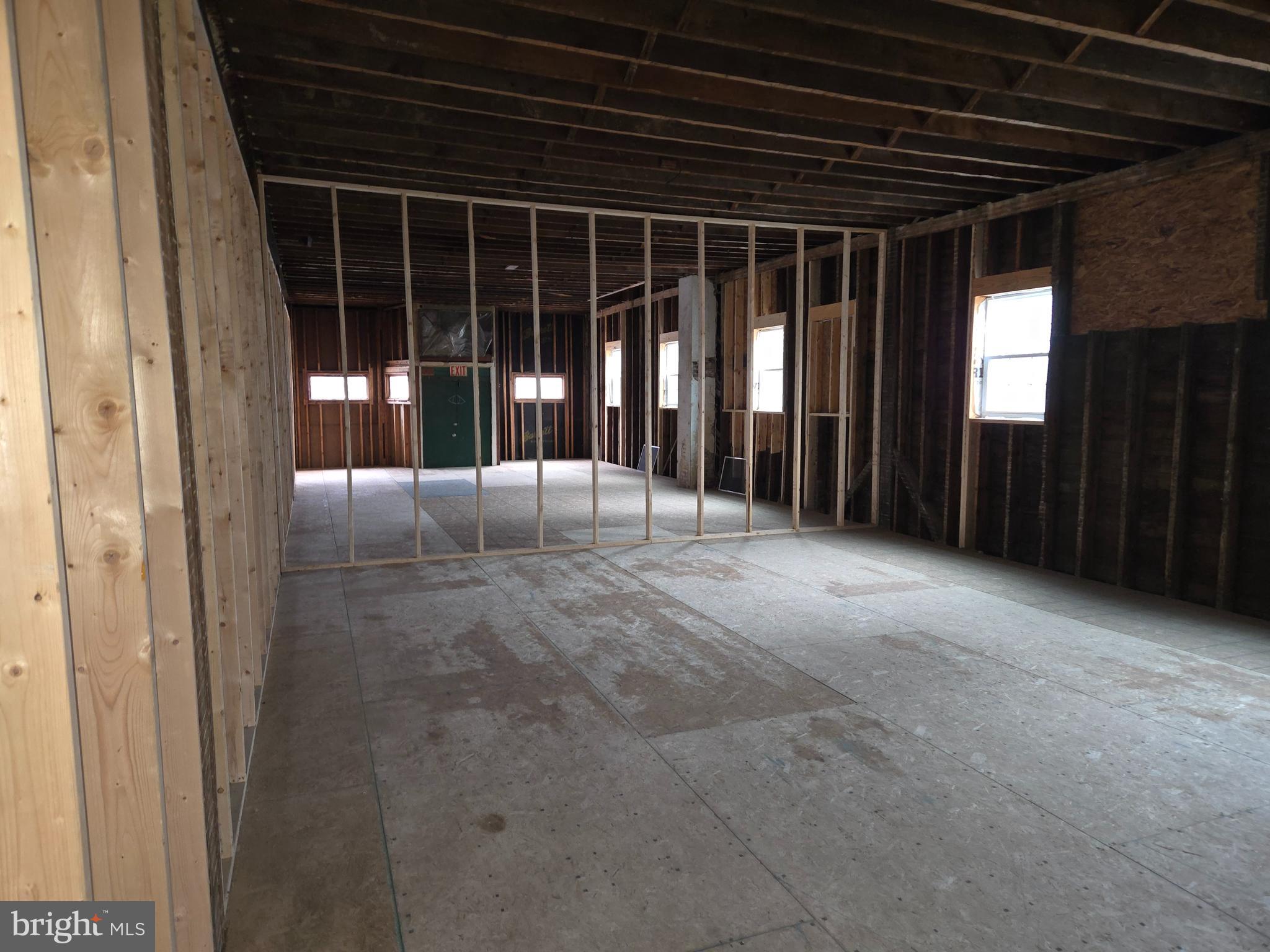 PINE GROVE - Commercial Sale