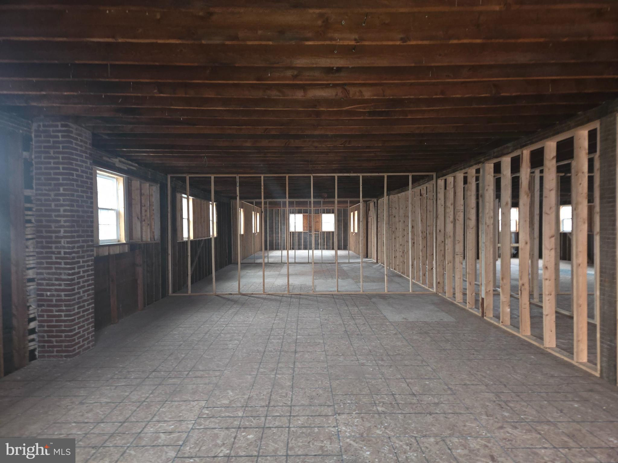 PINE GROVE - Commercial Sale