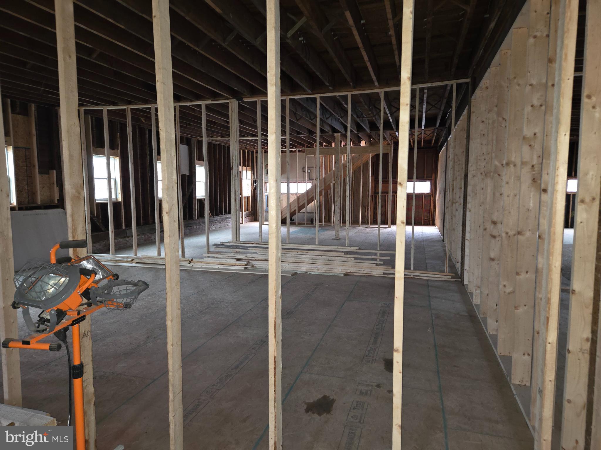 PINE GROVE - Commercial Sale