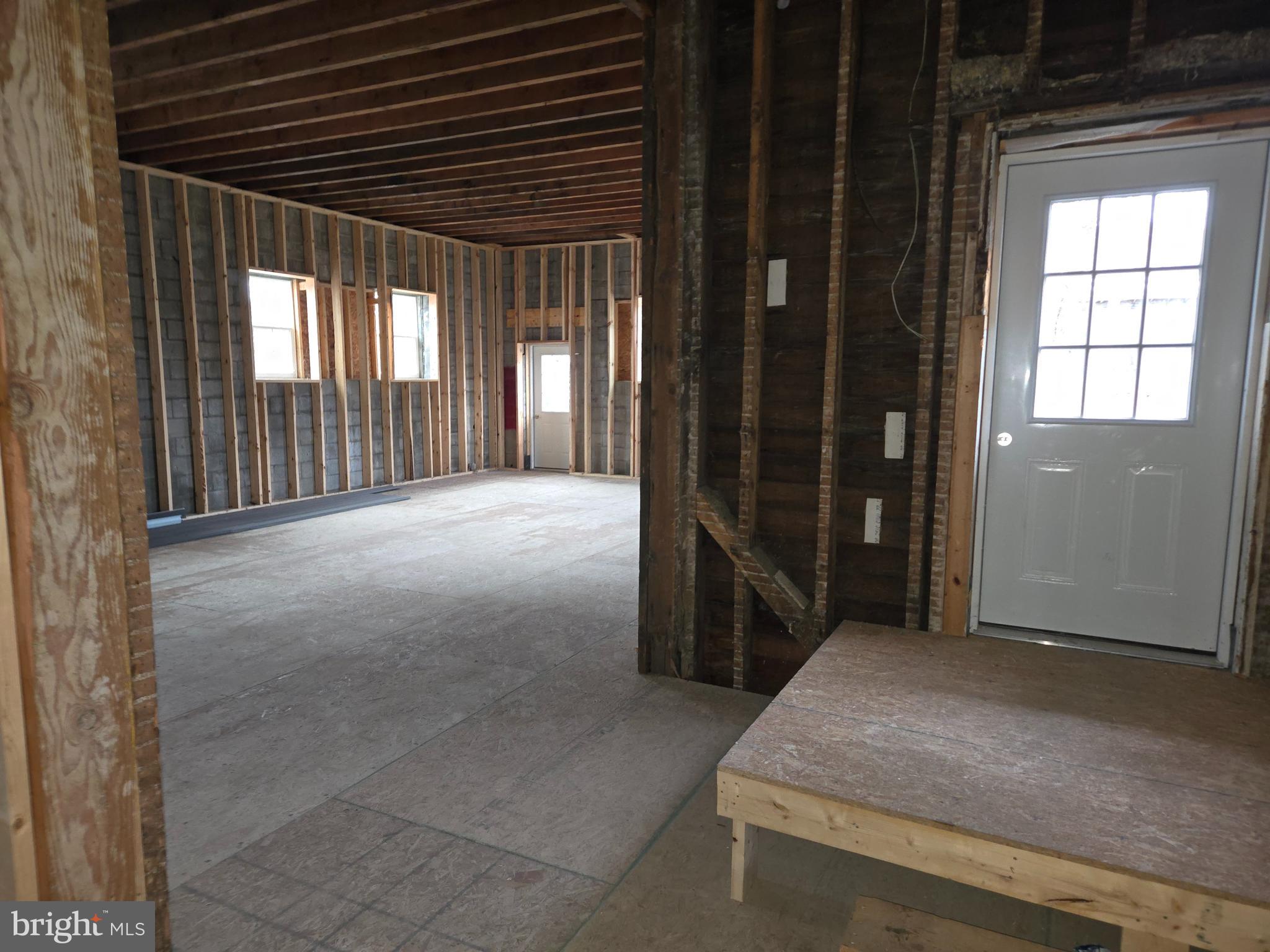PINE GROVE - Commercial Sale