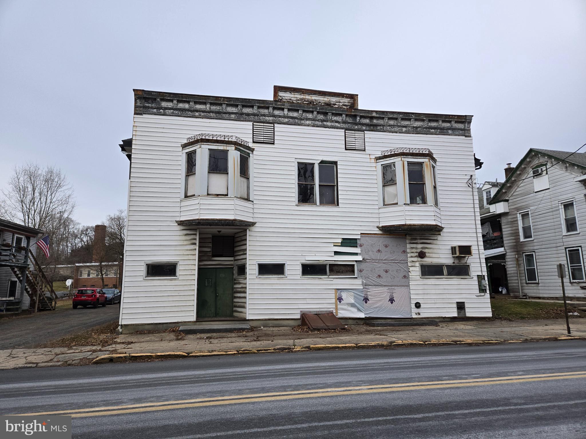 PINE GROVE - Commercial Sale