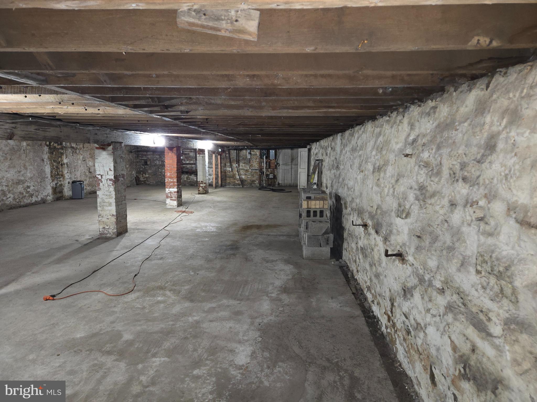 PINE GROVE - Commercial Sale
