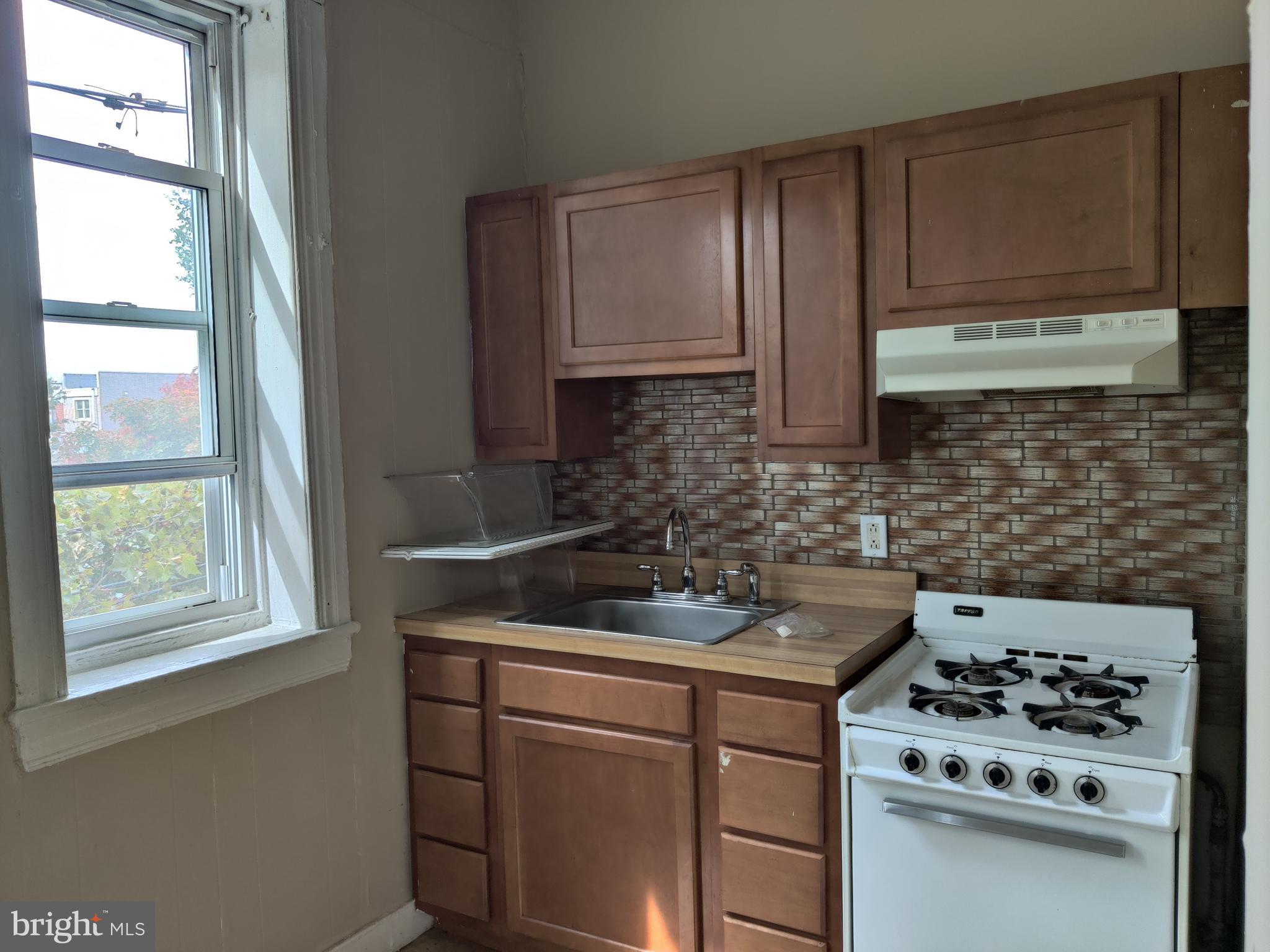 UNIVERSITY CITY - Residential Lease