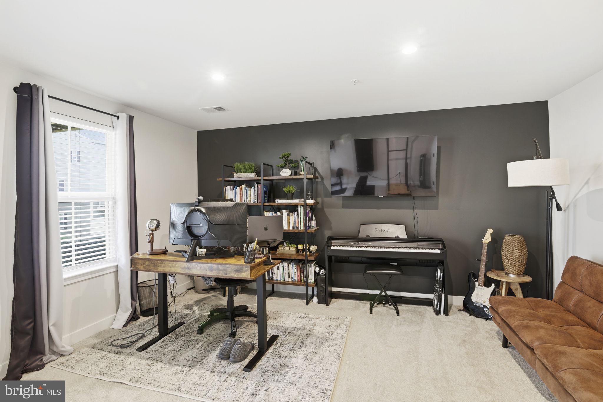 JAMES RUN TOWNHOMES - Residential