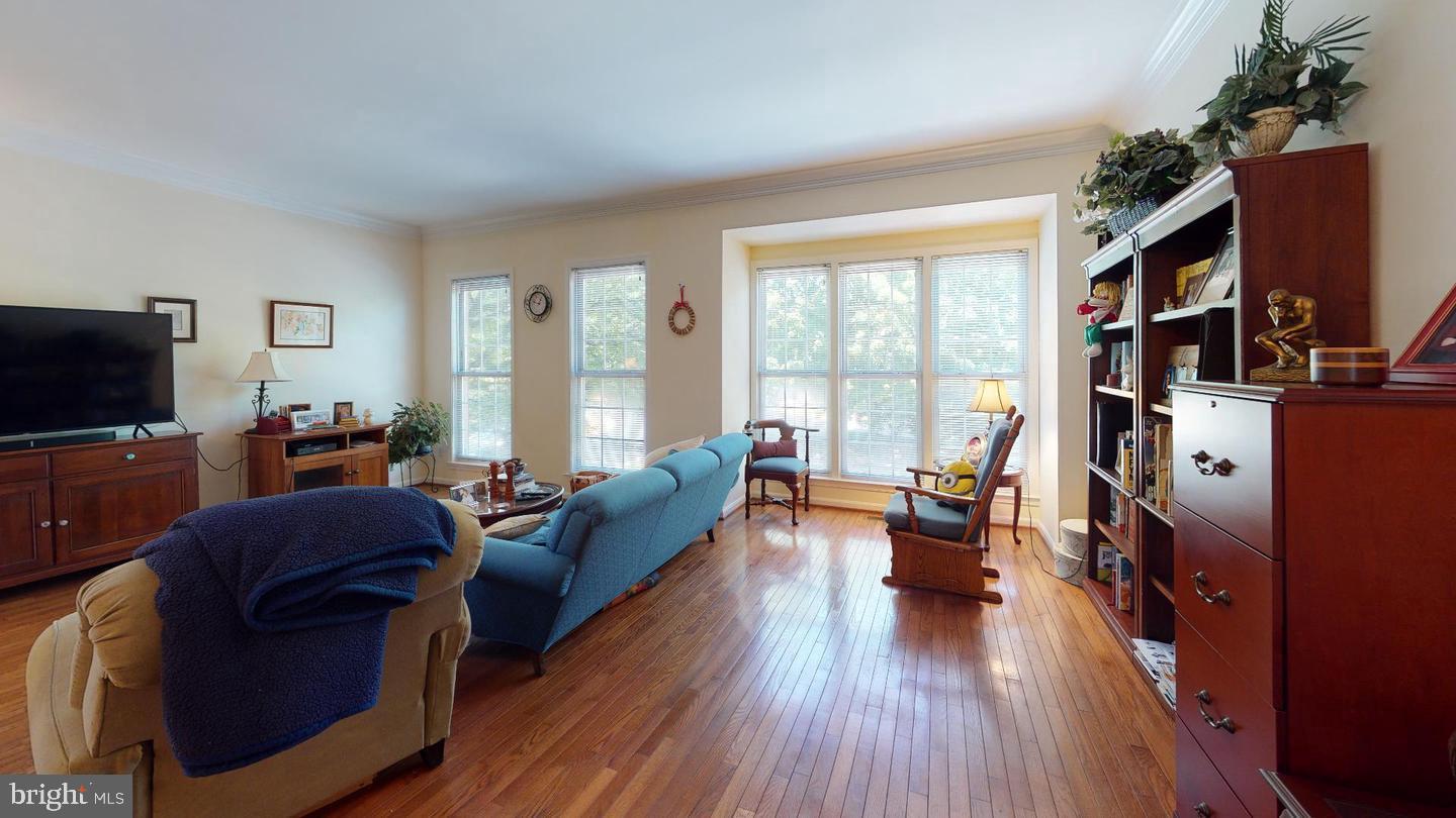 POTOMAC LAKES - Residential Lease