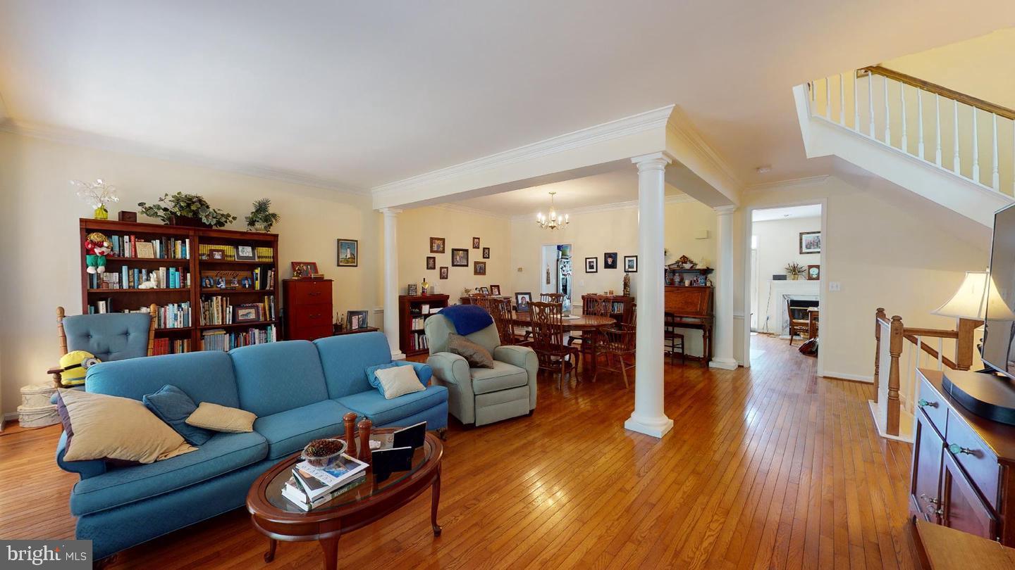 POTOMAC LAKES - Residential Lease
