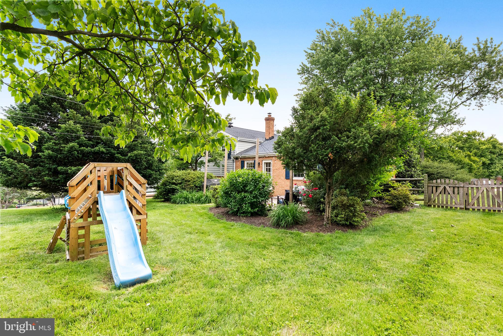 BROOK MEADOWS - Residential