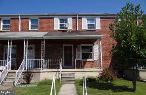 Welcome to 1003 BAYBER—an incredibly affordable opportunity to own. Great renovation opportunity on a quiet block . Interior unit rowhome in need of cosmetic renovation and is perfect for  for resale or rehab for rental. Strong rental market in the area. This home offers multiple exit strategies for the right buyer. 3 generous sized bedrooms up along with a full bath, separate dining room, large living room and kitchen on the main   What will you do with this diamond in the rough? The possibilities are only limited by your imagination.