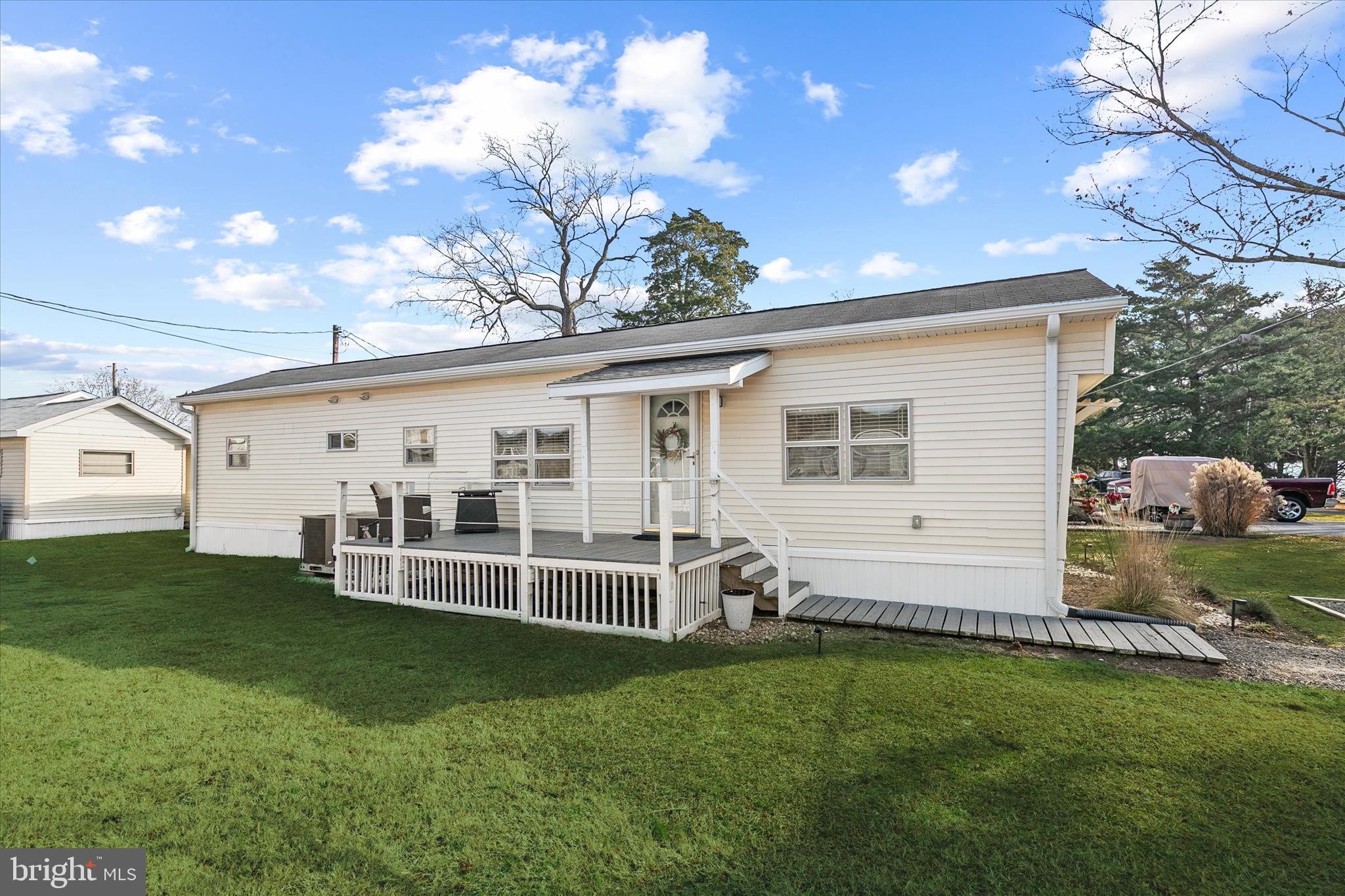 WHITE HOUSE BEACH - Residential