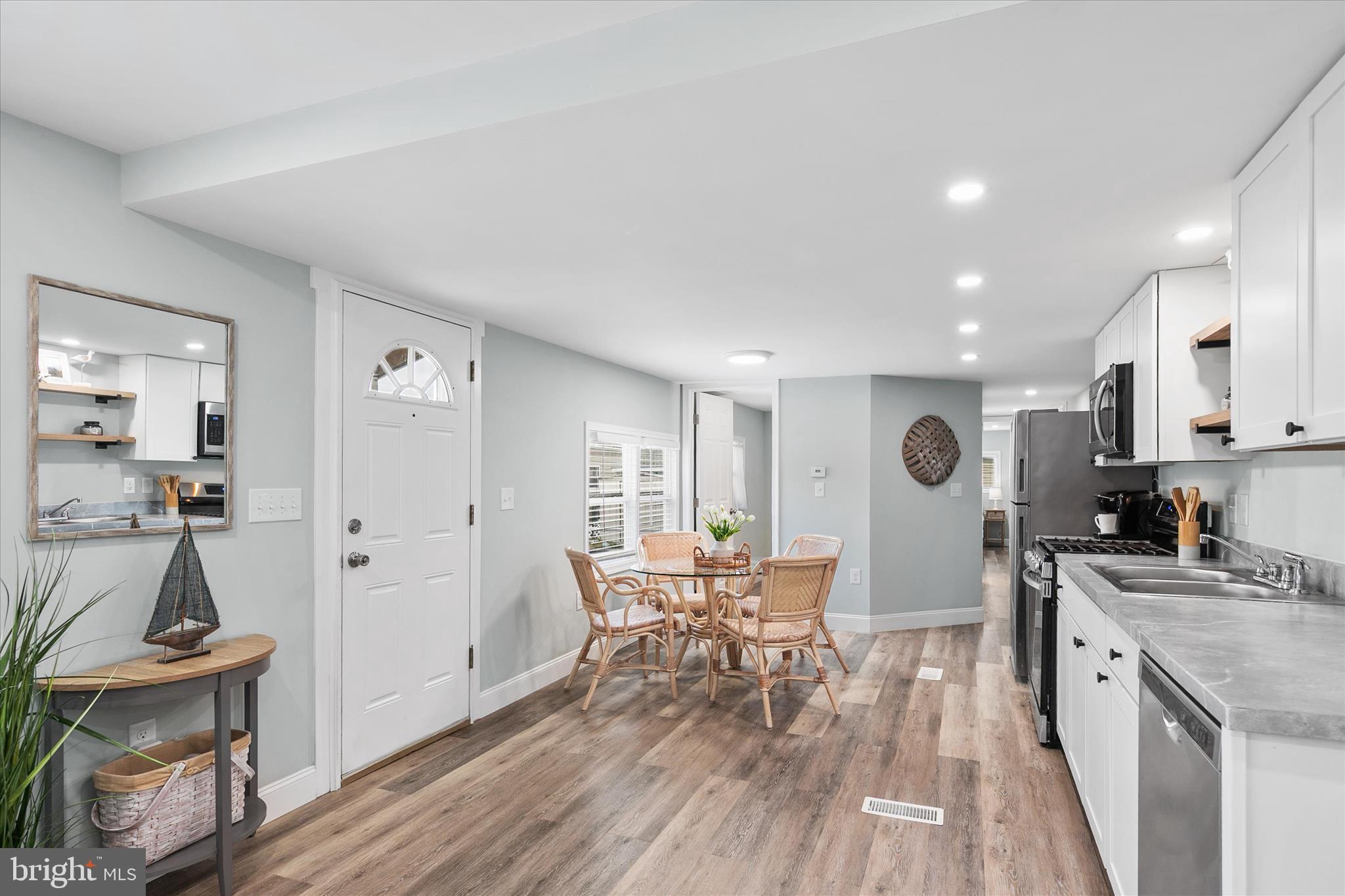 WHITE HOUSE BEACH - Residential