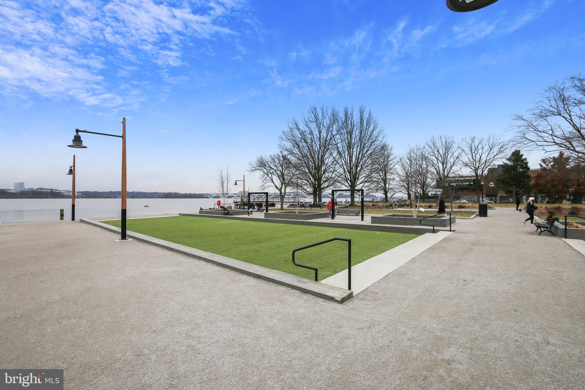 BACKYARD BOATS - Residential