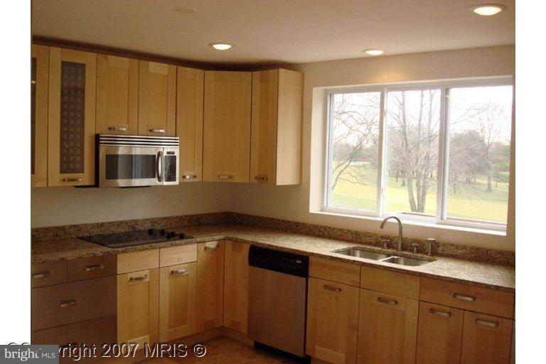 WESTBRIAR COUNTRY CLUB ESTATES - Residential Lease
