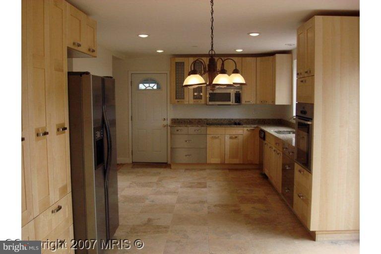 WESTBRIAR COUNTRY CLUB ESTATES - Residential Lease