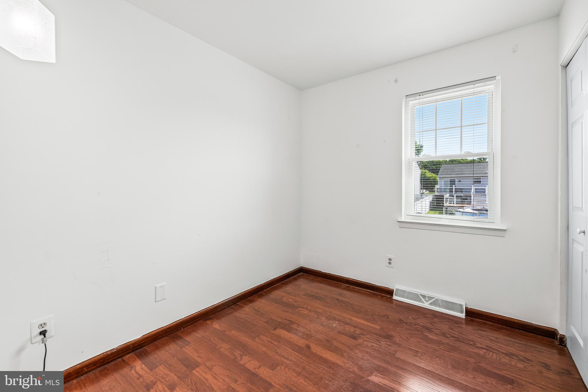 HARBOUR OAKS - Residential