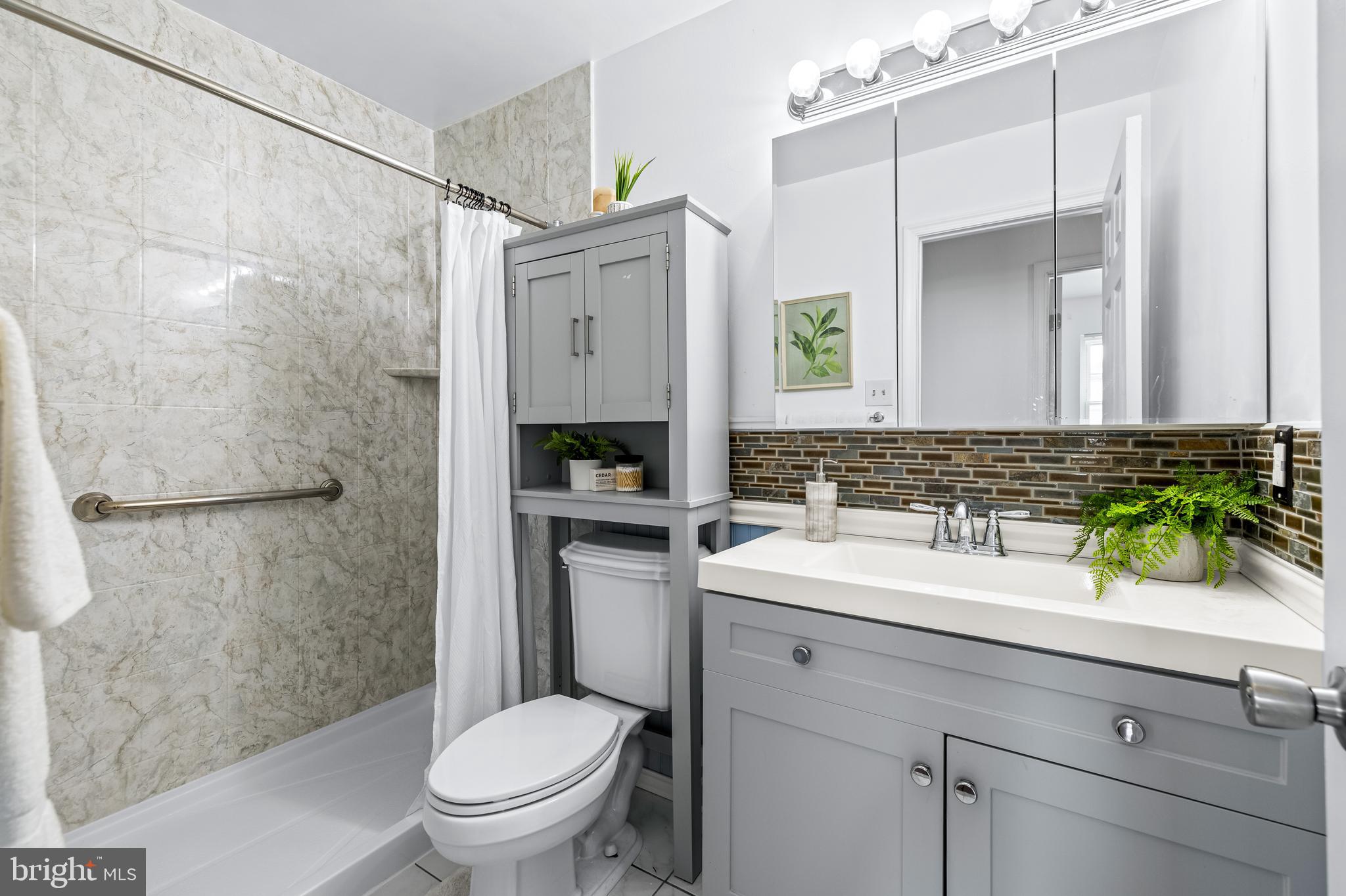 HARBOUR OAKS - Residential