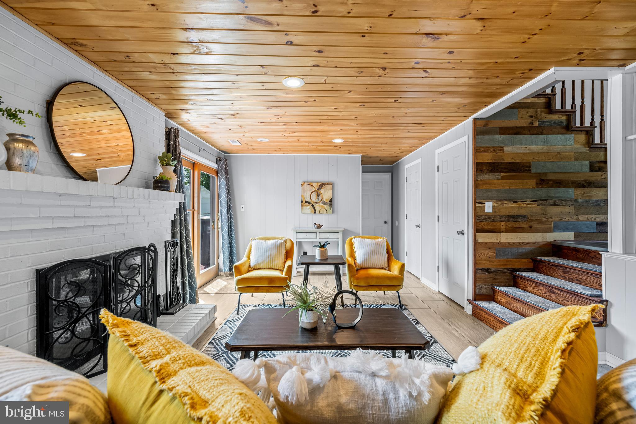 HARBOUR OAKS - Residential