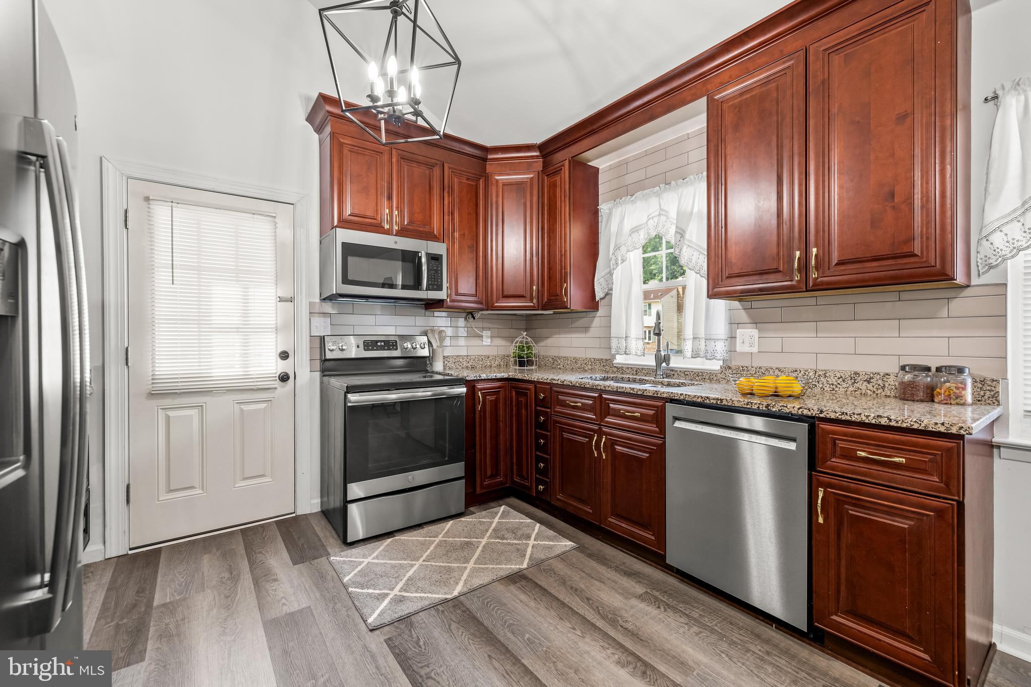 HARBOUR OAKS - Residential