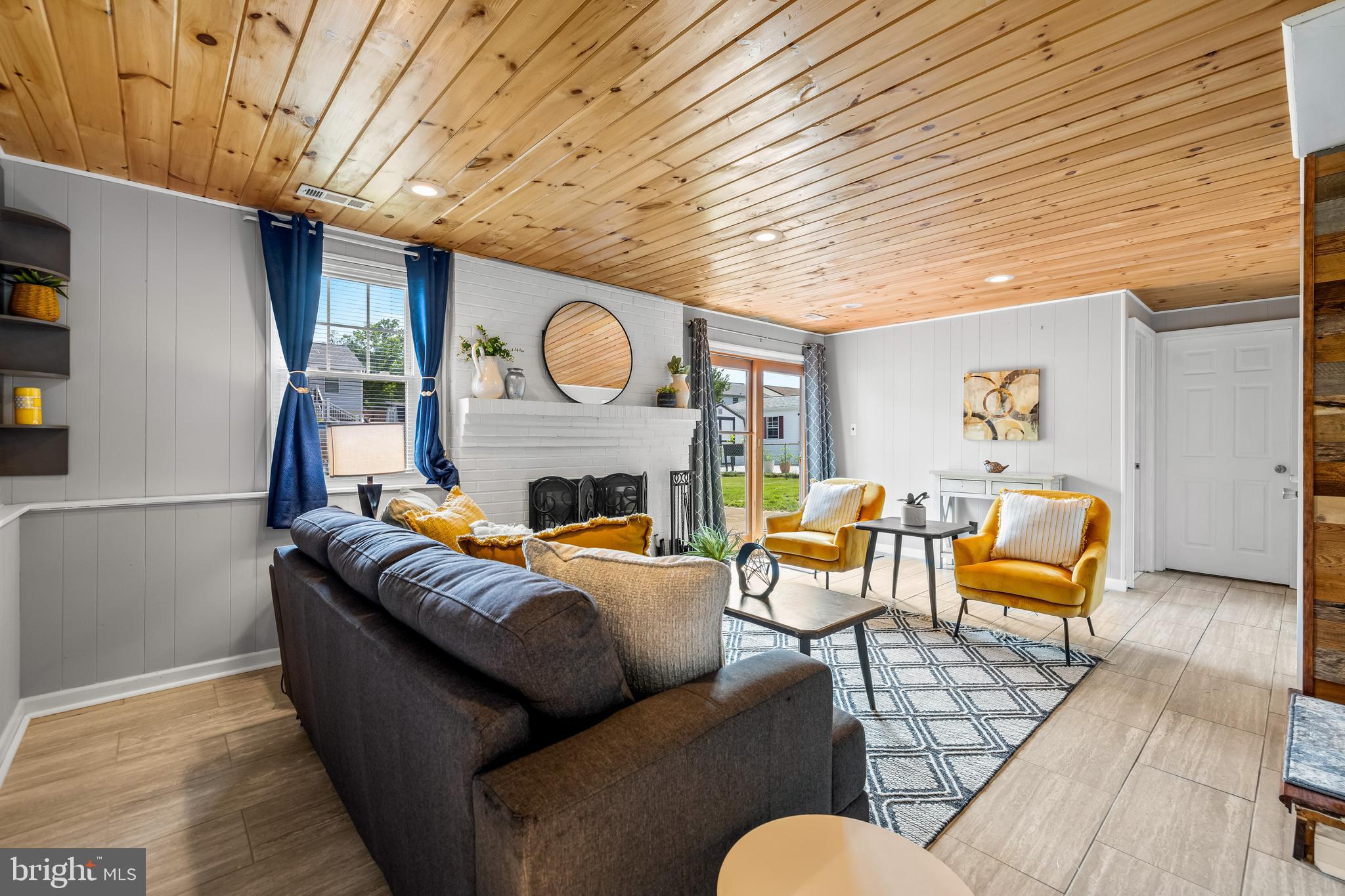 HARBOUR OAKS - Residential