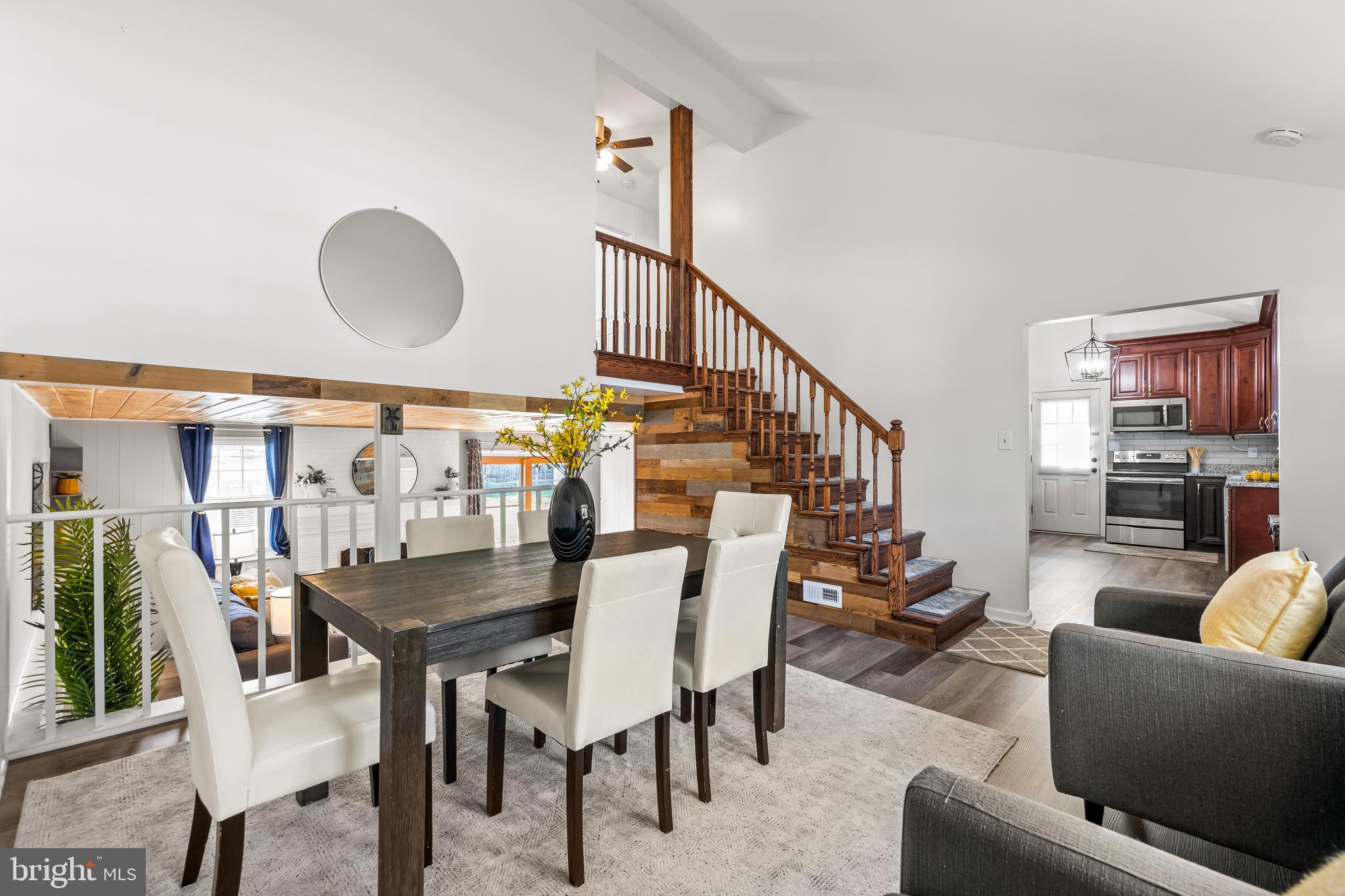 HARBOUR OAKS - Residential