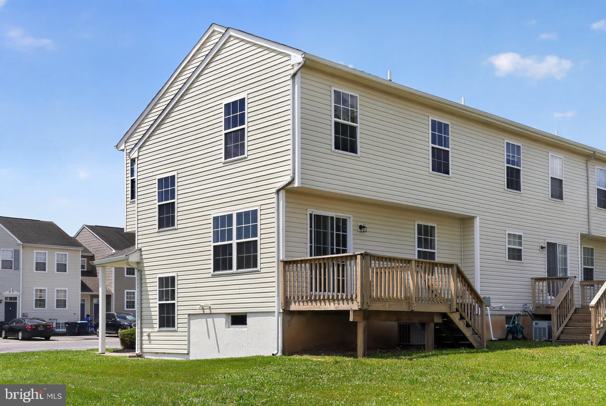 WOODLAND MANOR - Residential