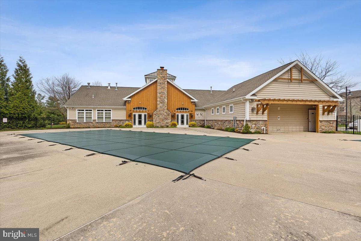 COLDSTREAM CROSSING - Residential