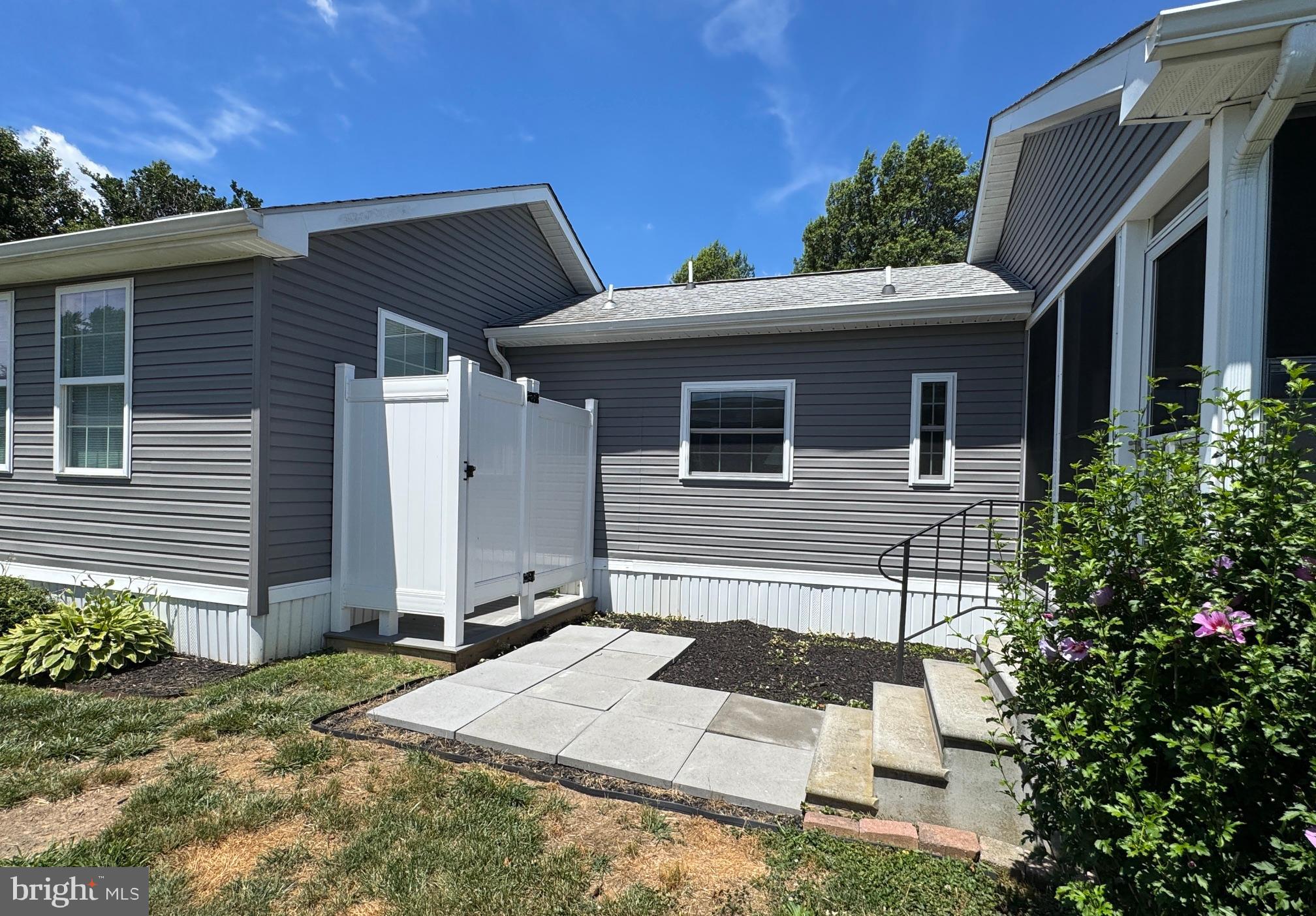 COLONIAL EAST MHP - Residential