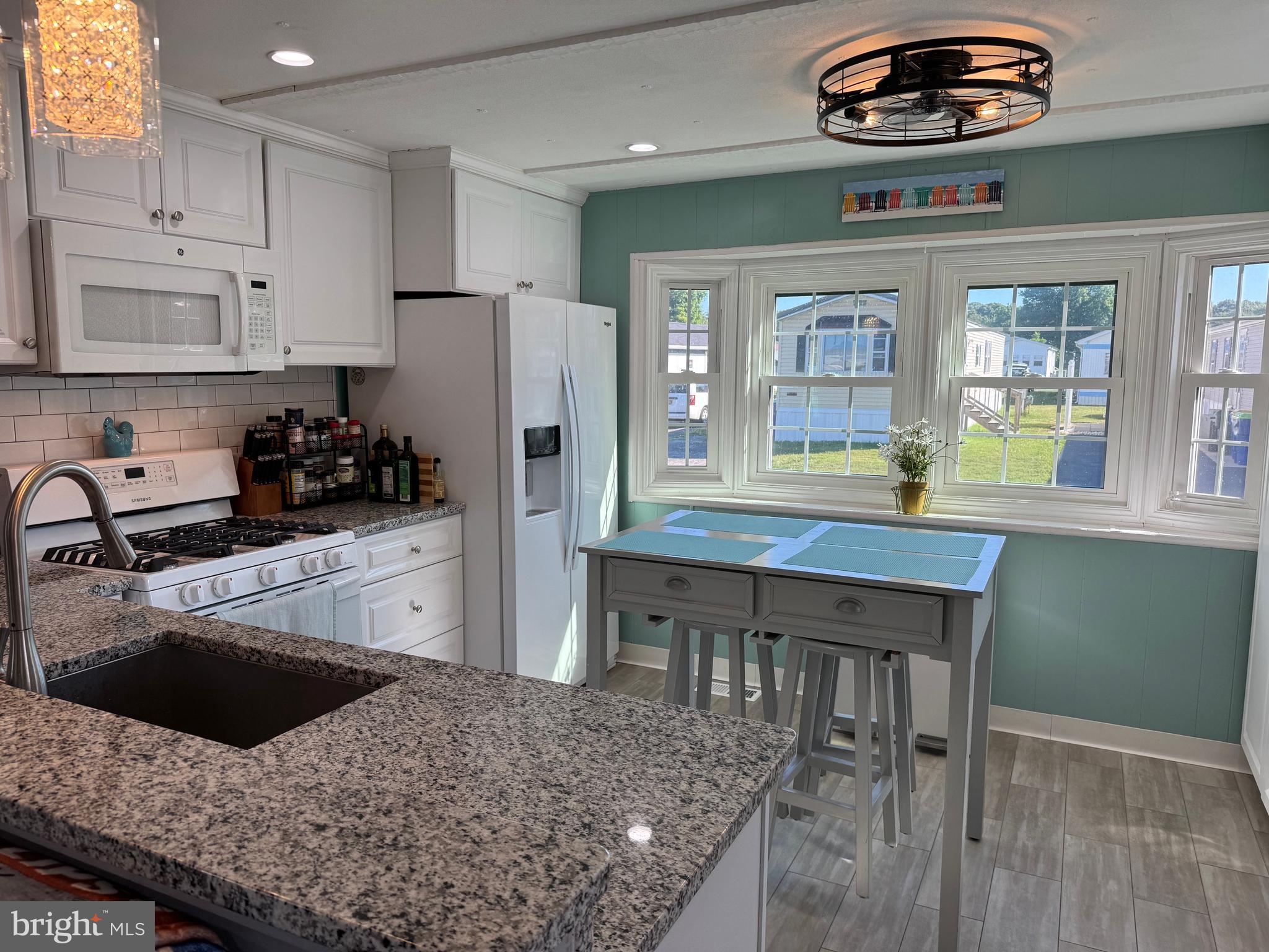 COLONIAL EAST MHP - Residential