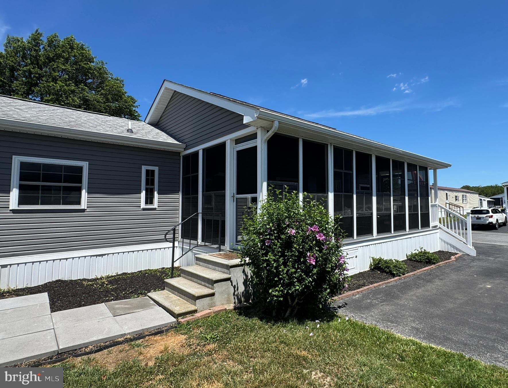 COLONIAL EAST MHP - Residential