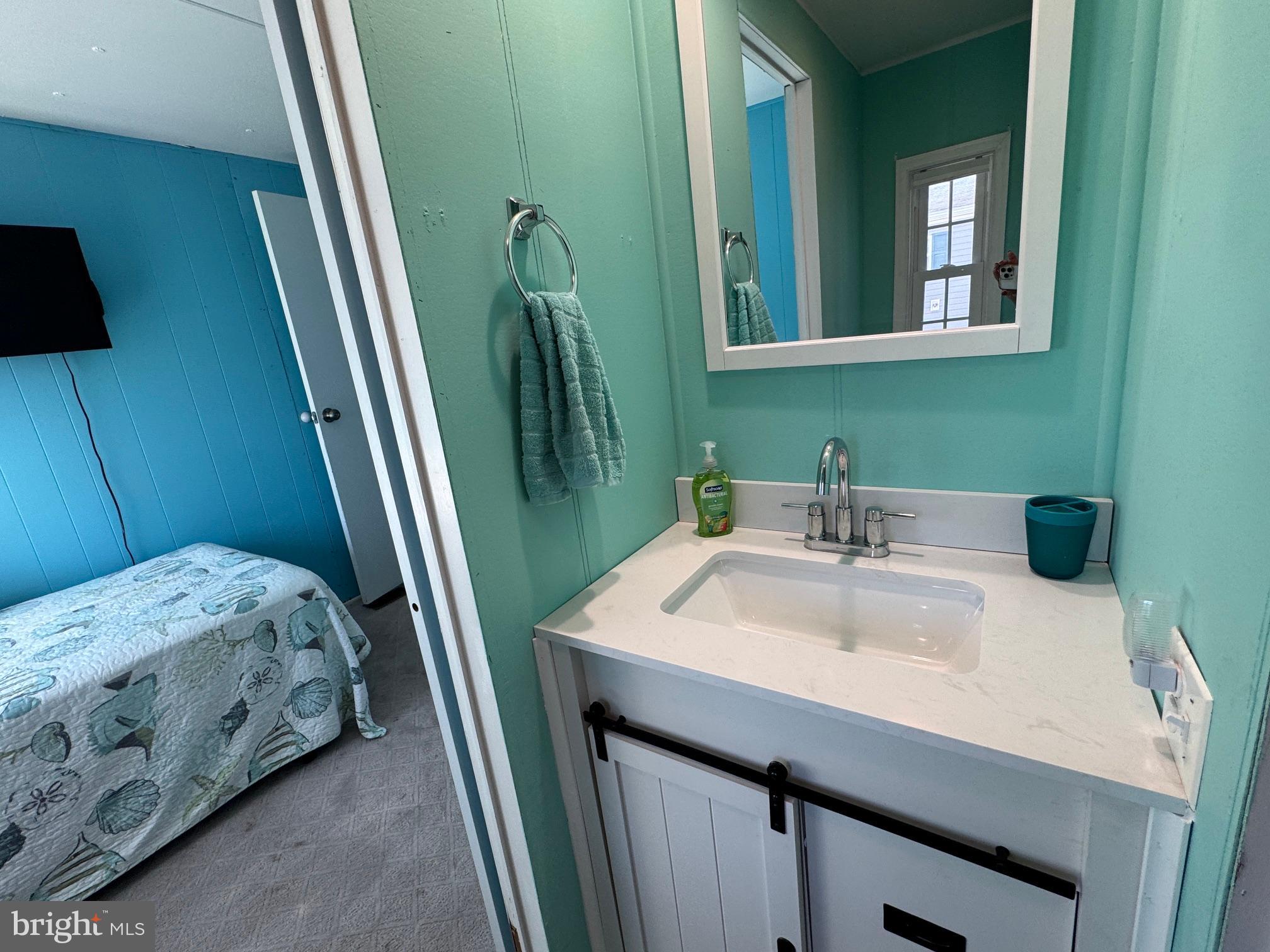 COLONIAL EAST MHP - Residential