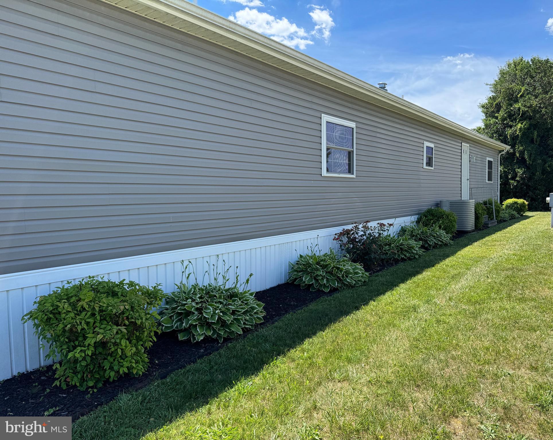 COLONIAL EAST MHP - Residential