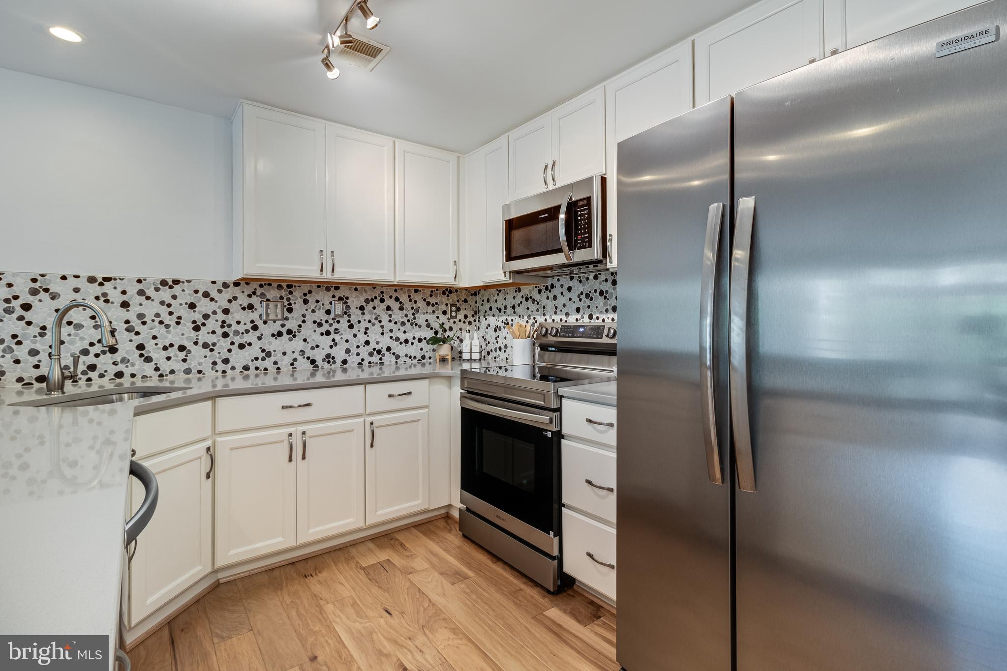 LAKE HERON CONDO - Residential
