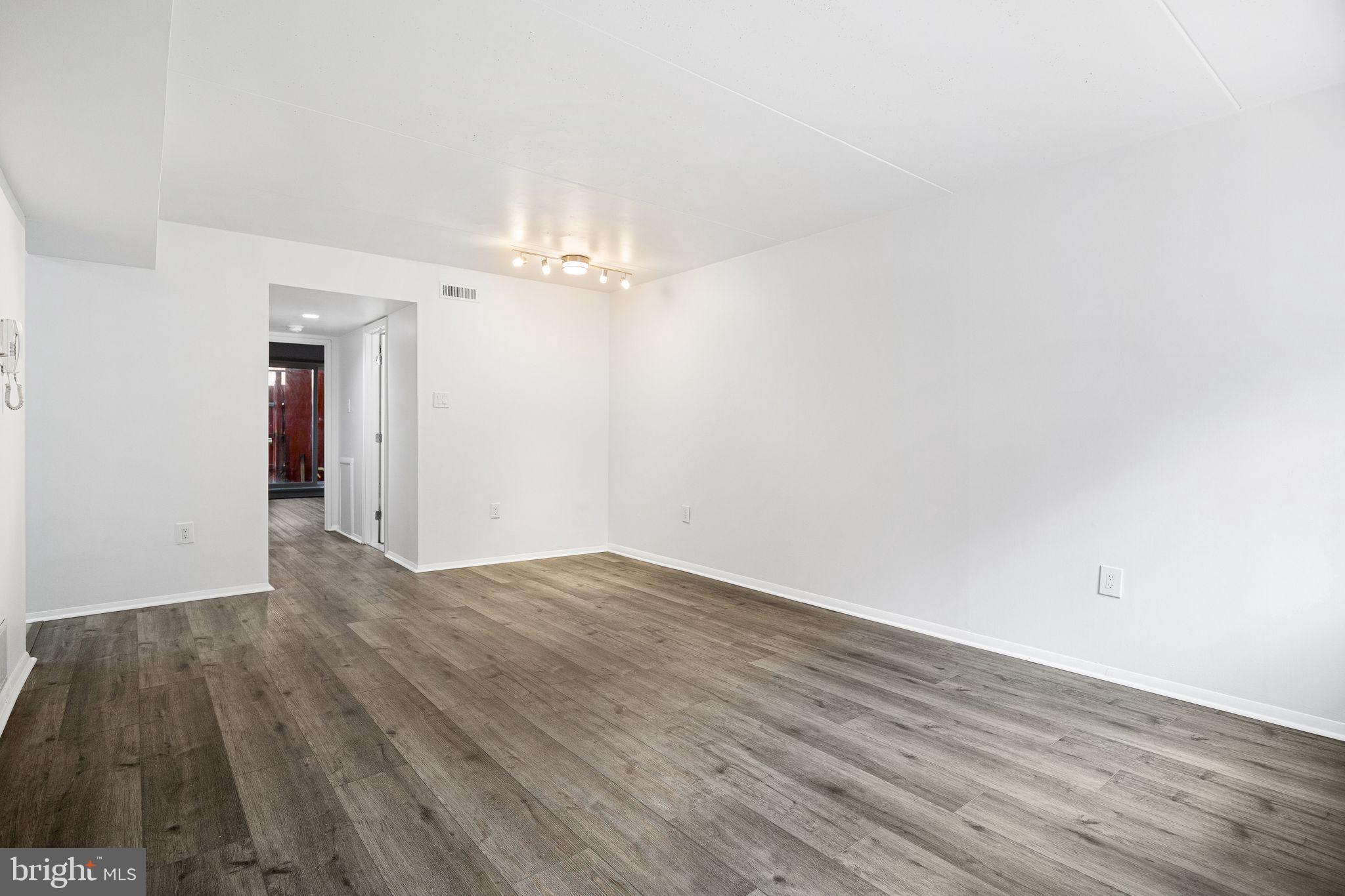 WASHINGTON SQ WEST - Residential