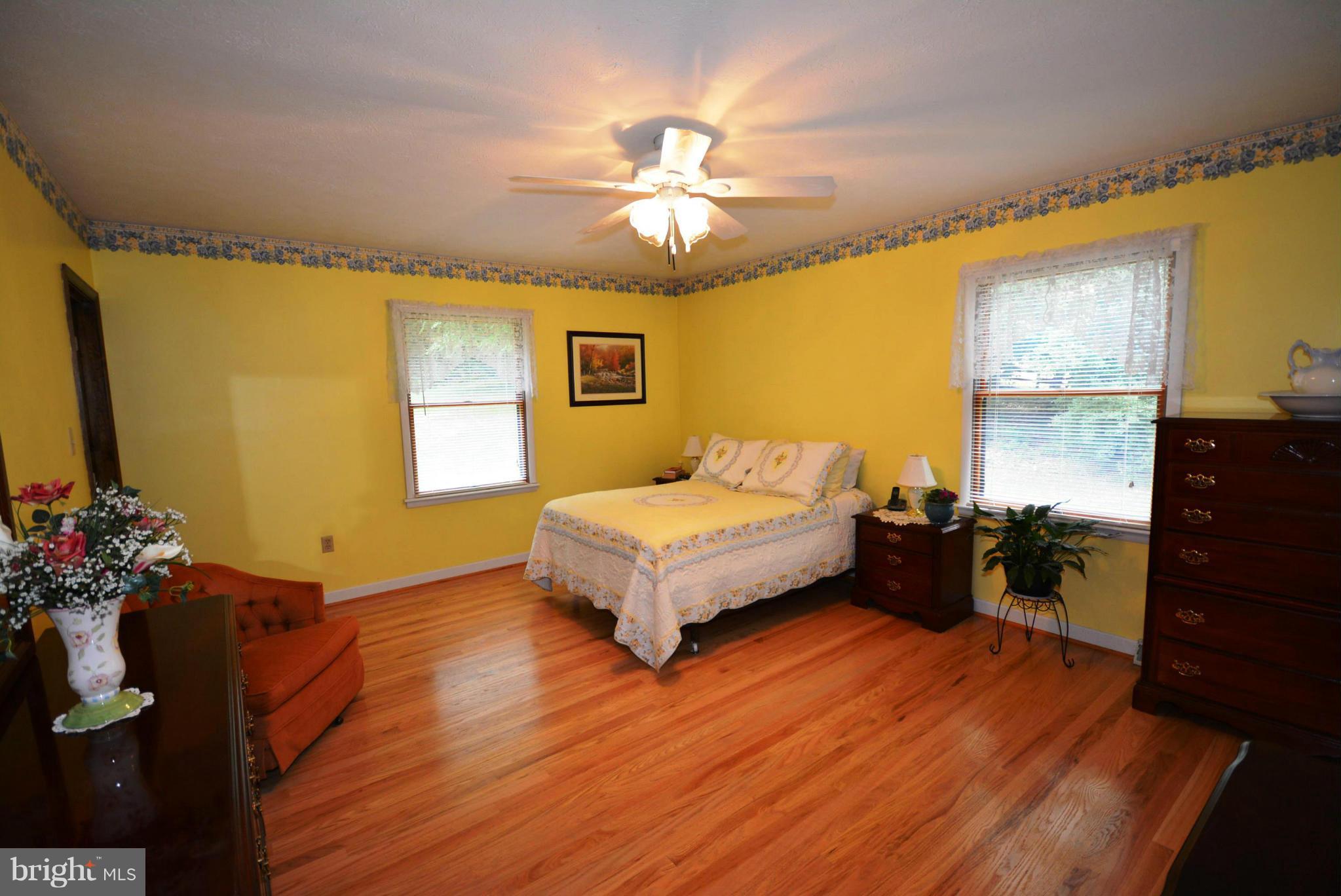 PARKS HOLLOW - Residential