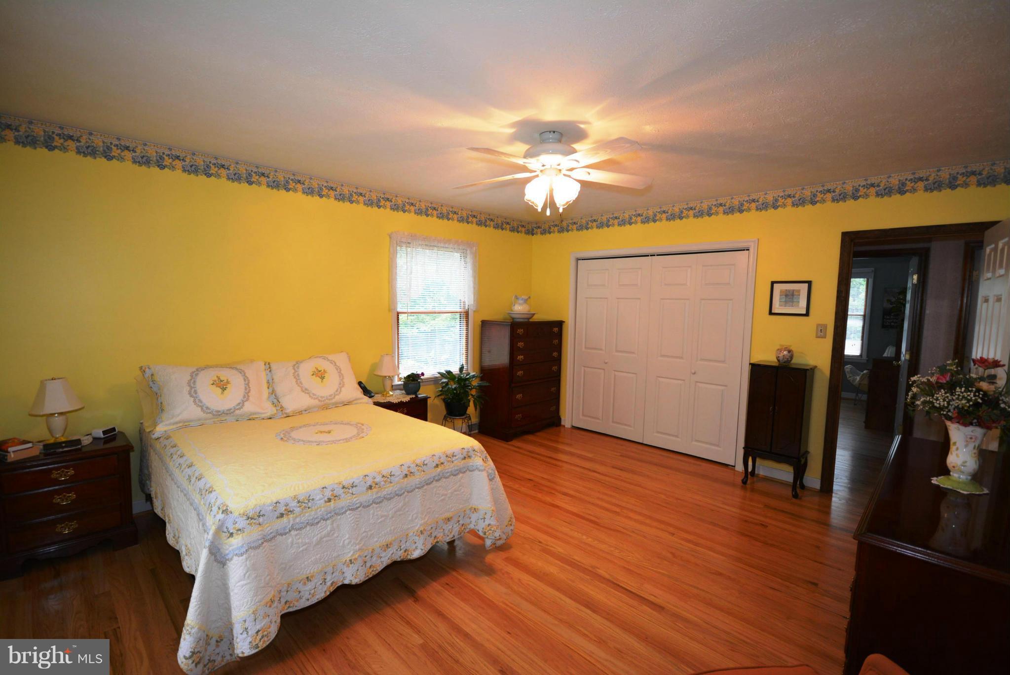 PARKS HOLLOW - Residential