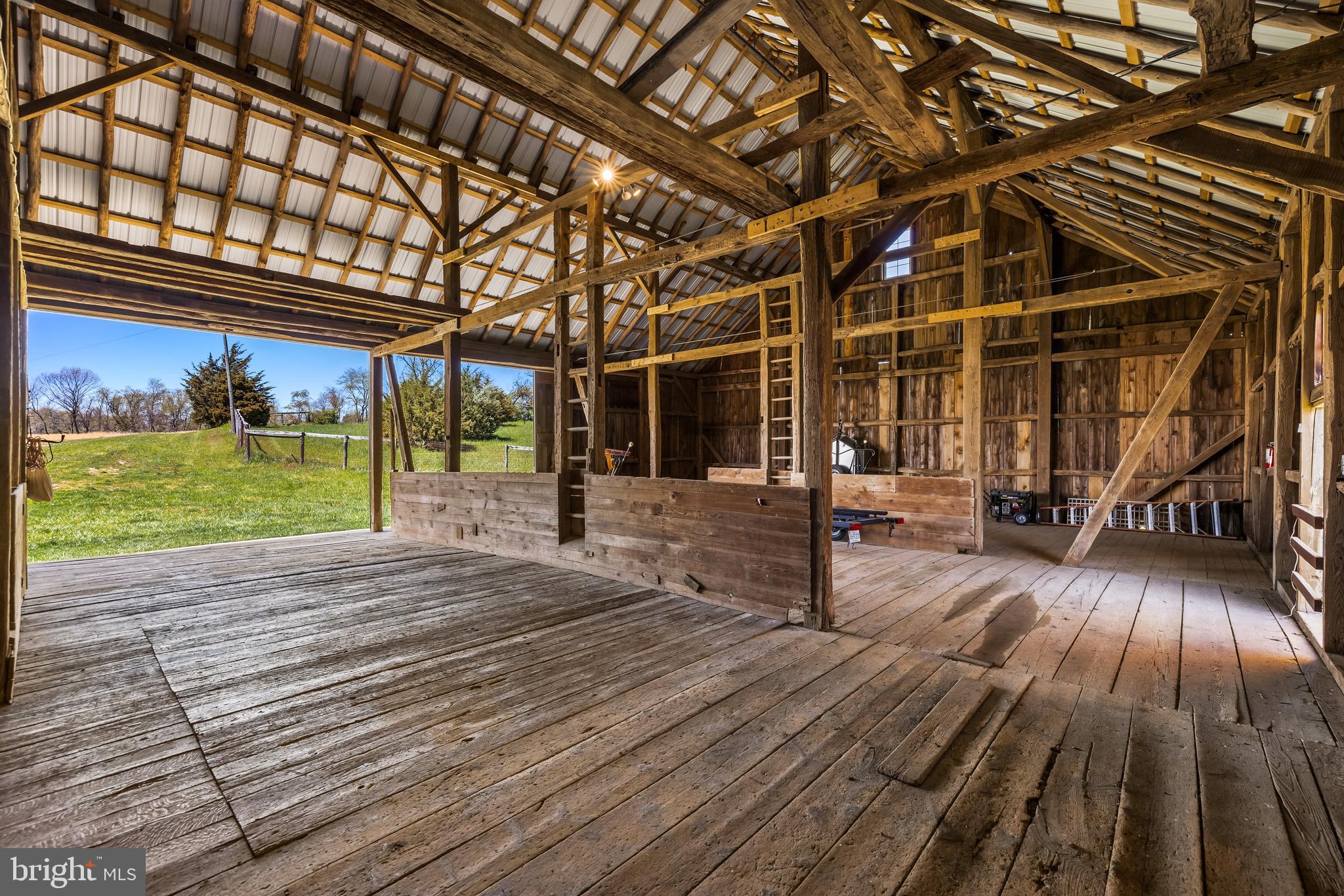 FREELAND - Farm