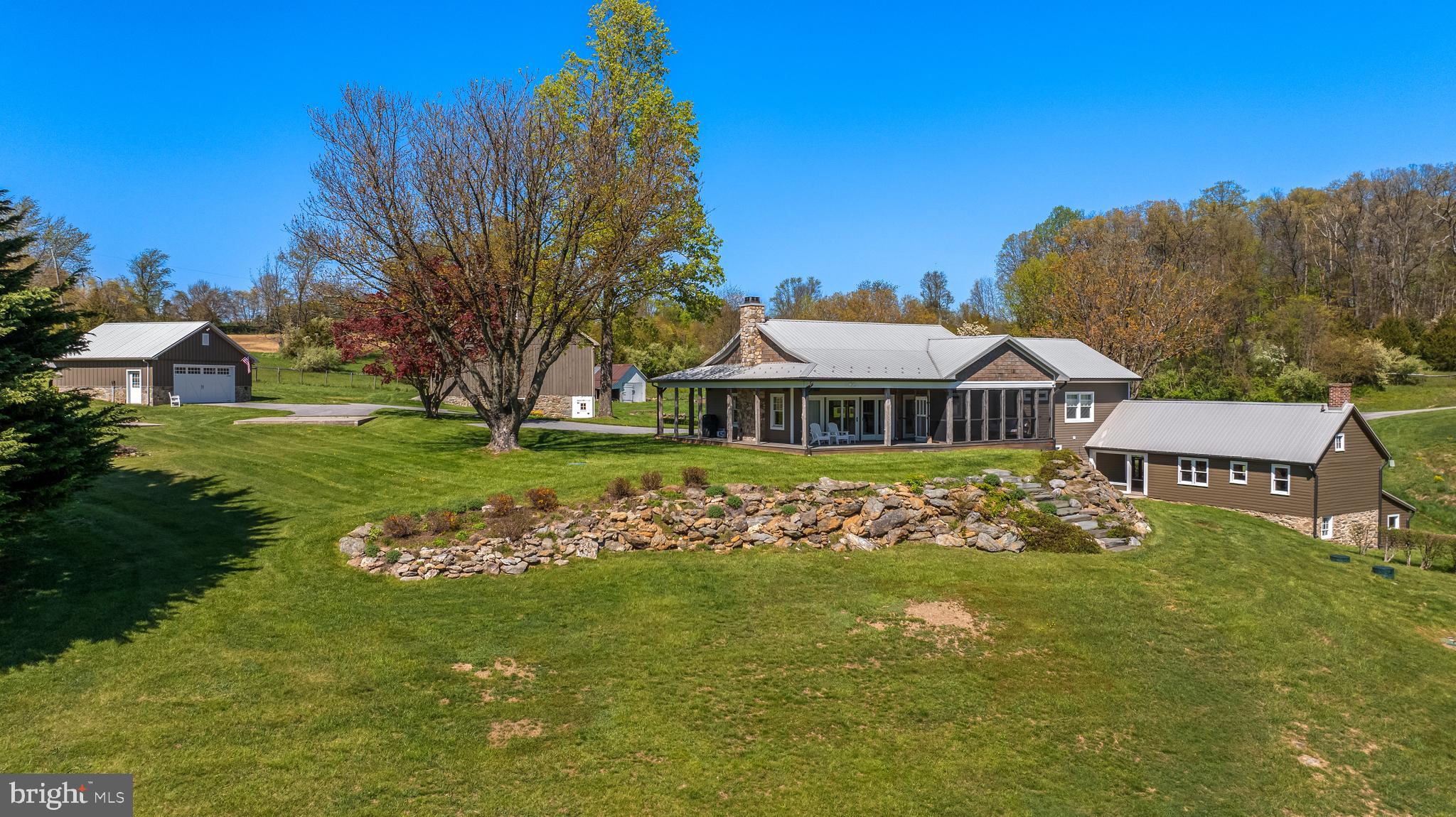 FREELAND - Farm