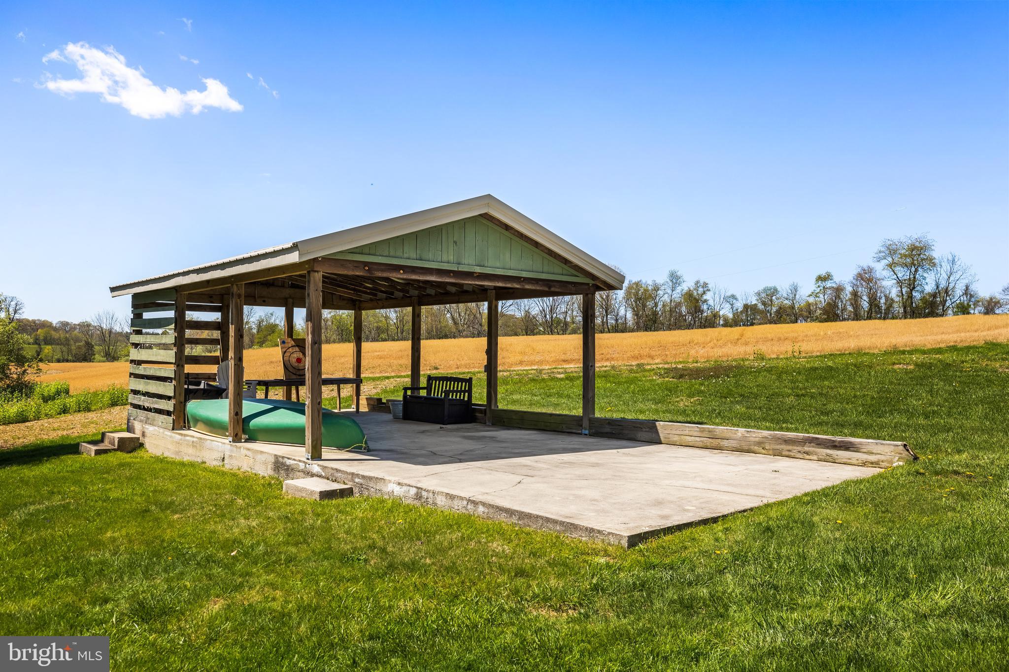 FREELAND - Farm
