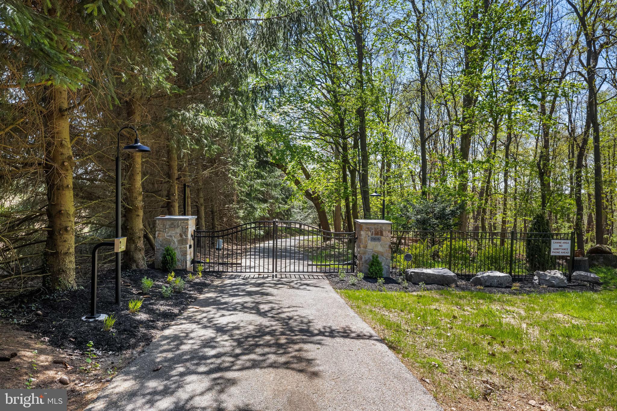 FREELAND - Farm