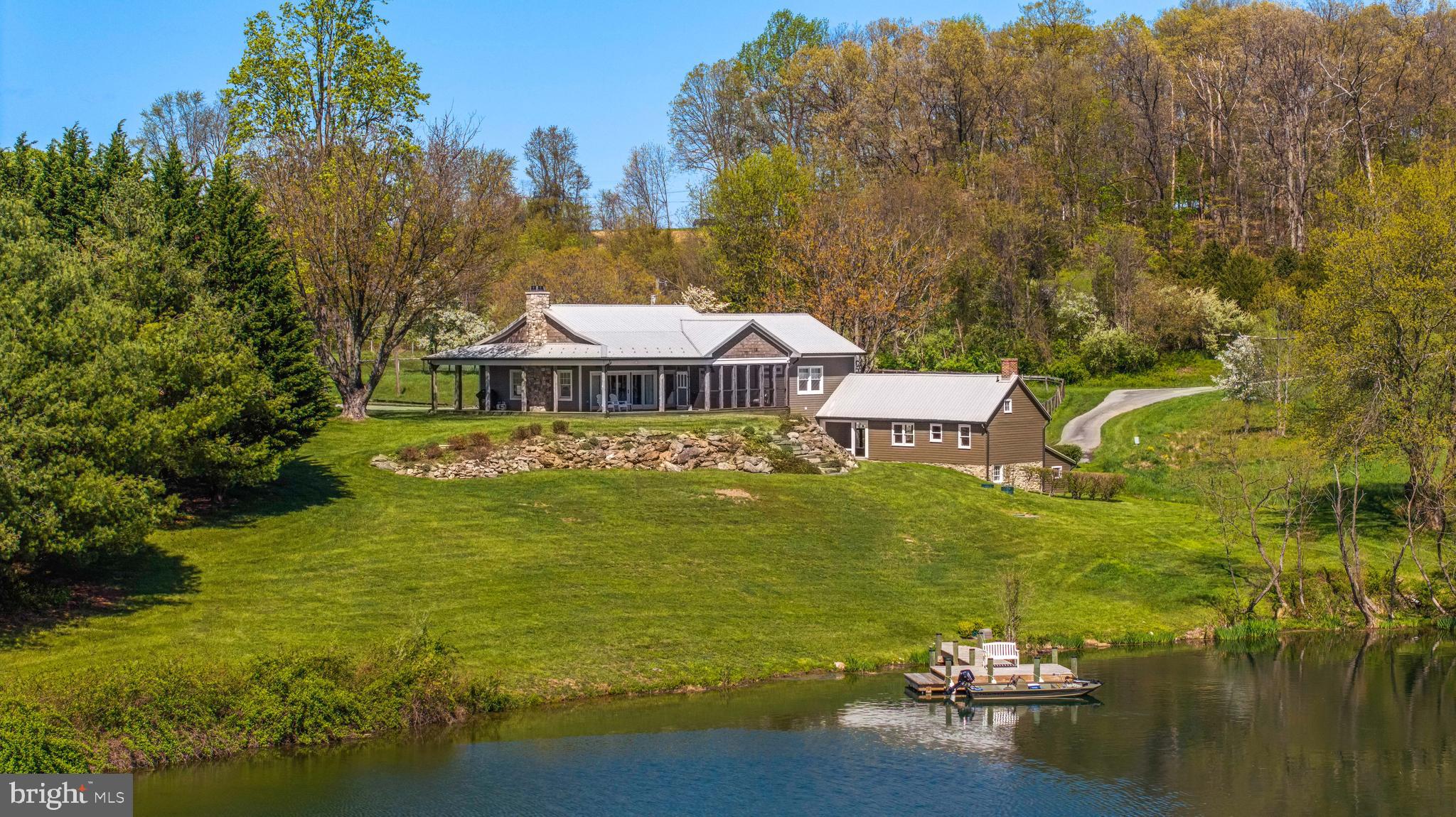 FREELAND - Farm