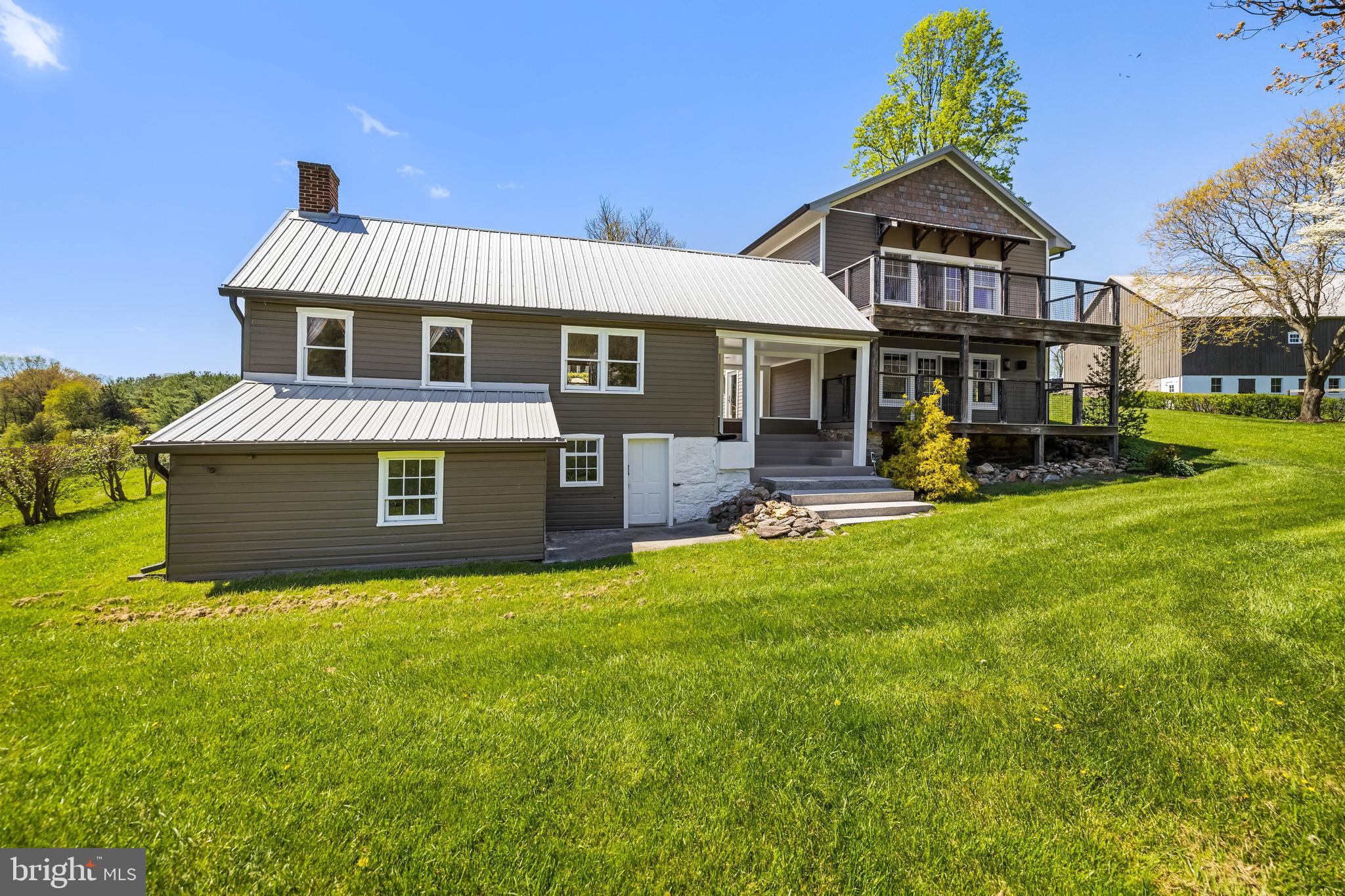 FREELAND - Farm